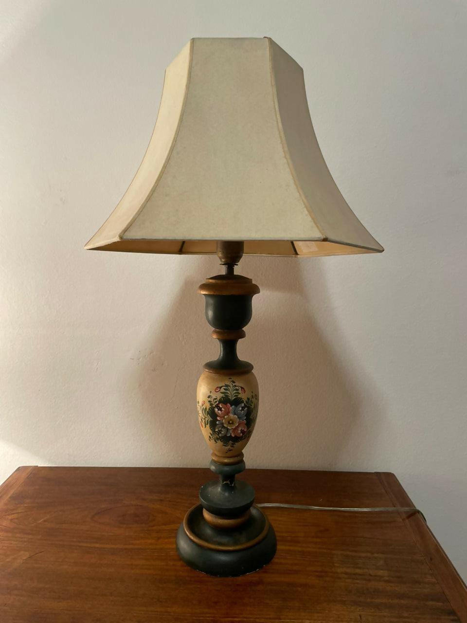 Grande Abajur em Madeira Policromada - 68cm