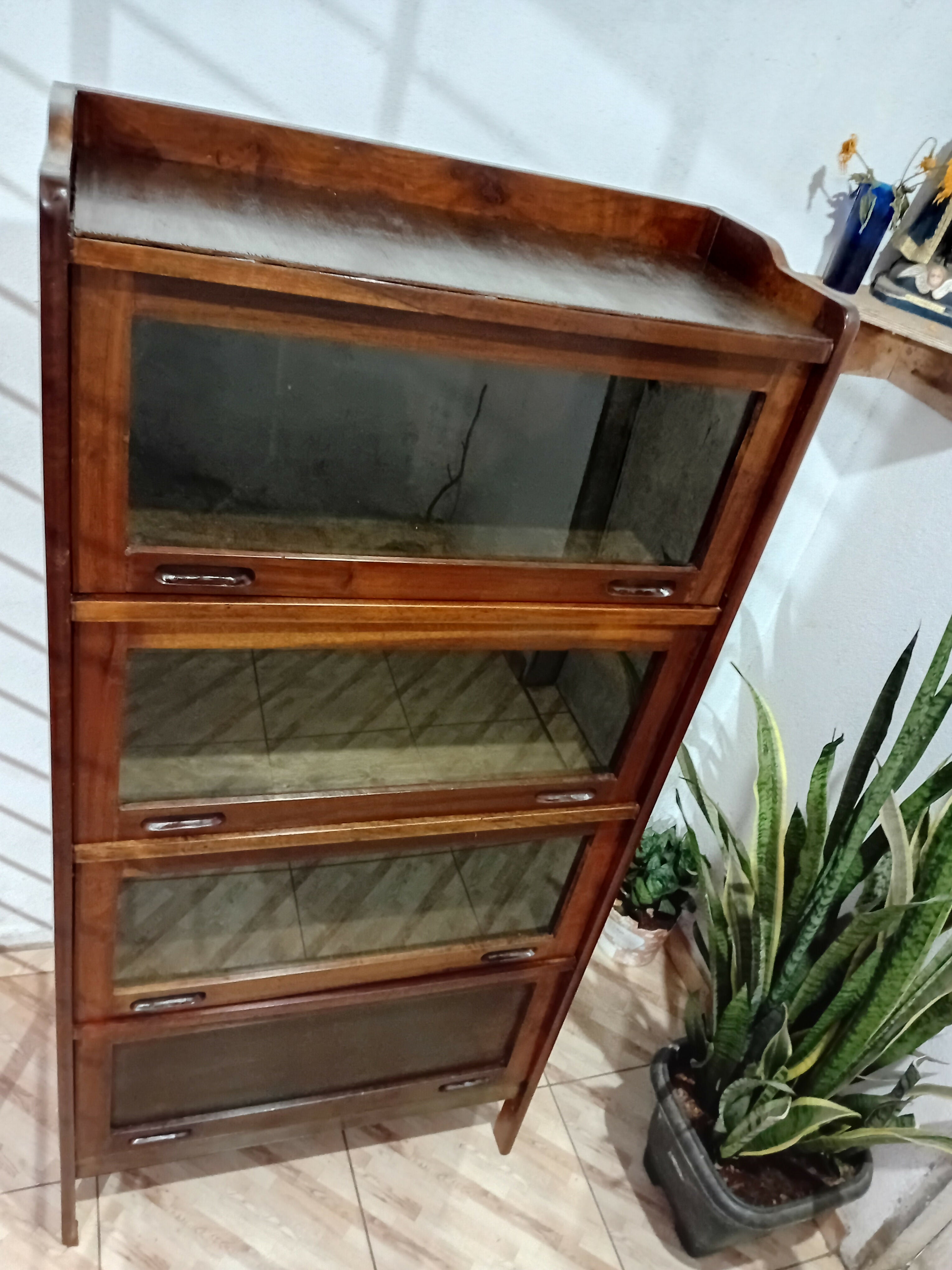 Estante basculante livreiro 4 portas em imbuia ja restaurada