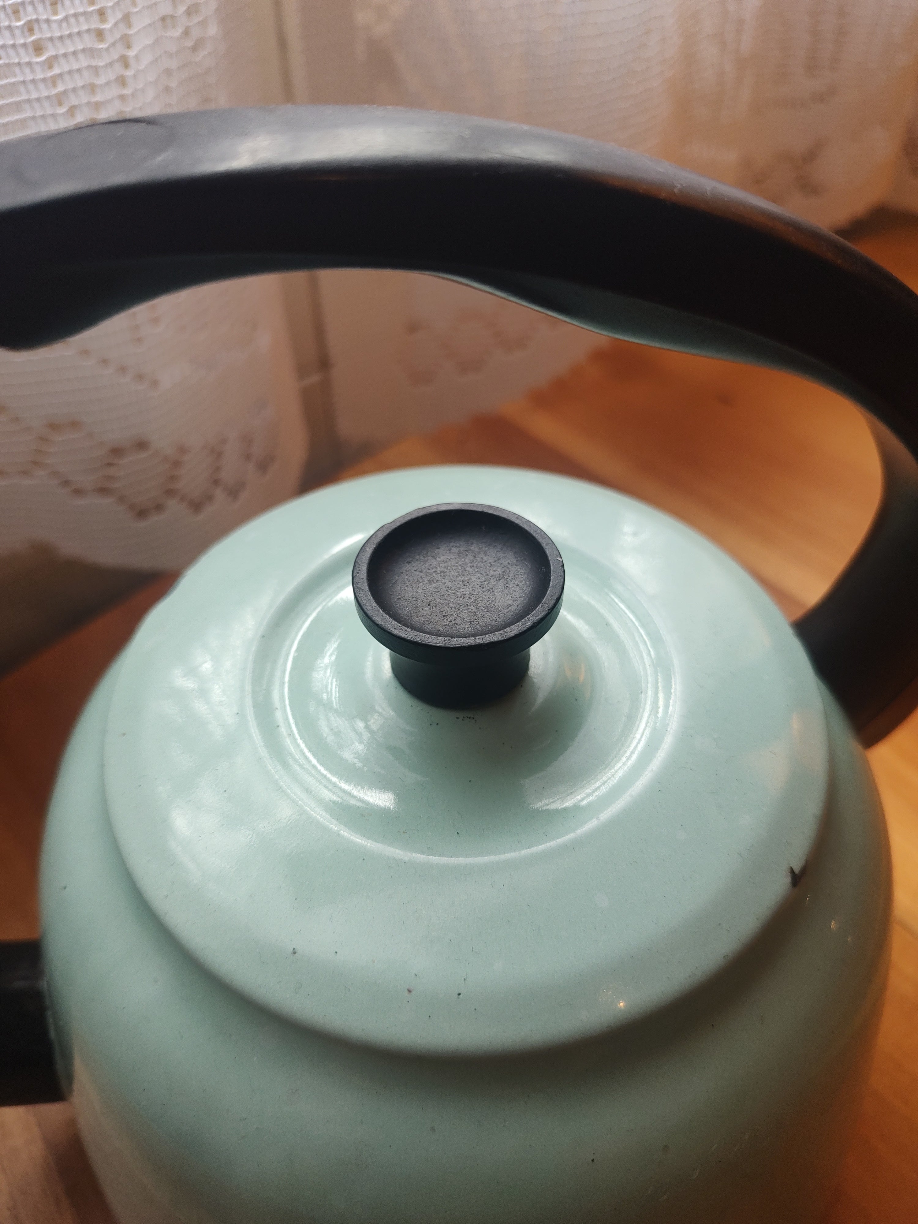 Antiga e Maravilhosa Chaleira em Ágata verde água