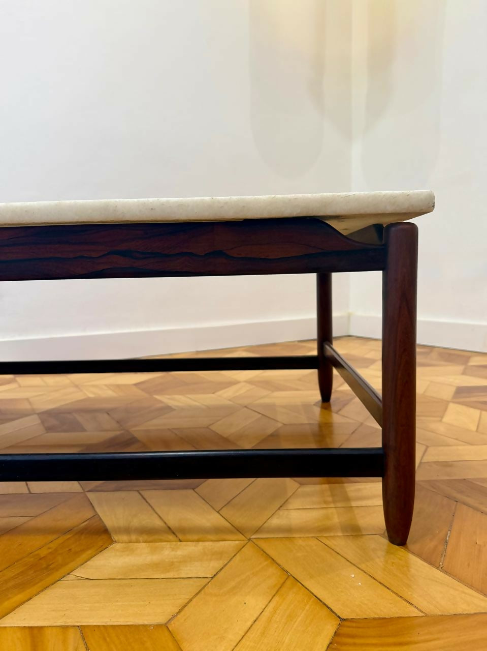 Mesa de Centro Jorge Jabour Mauad - Móveis Cantú Jacarandá e Mármore Anos 60