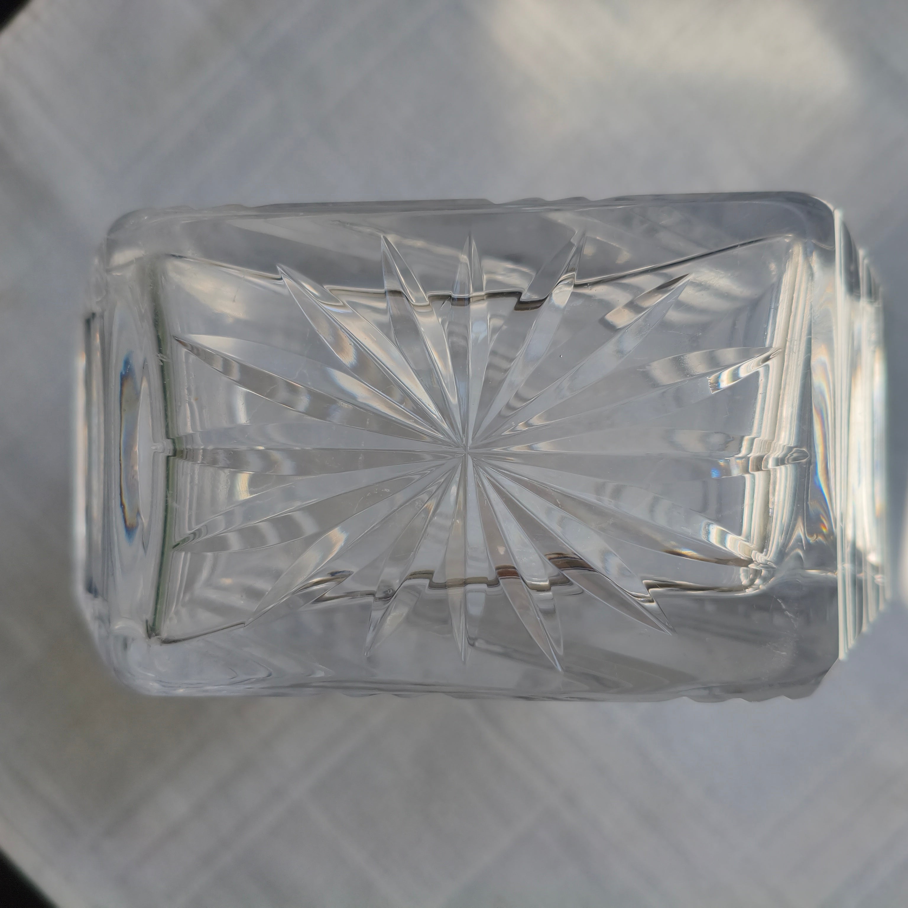 Decanter em cristal lapidado e tampa facetada - Licoreira