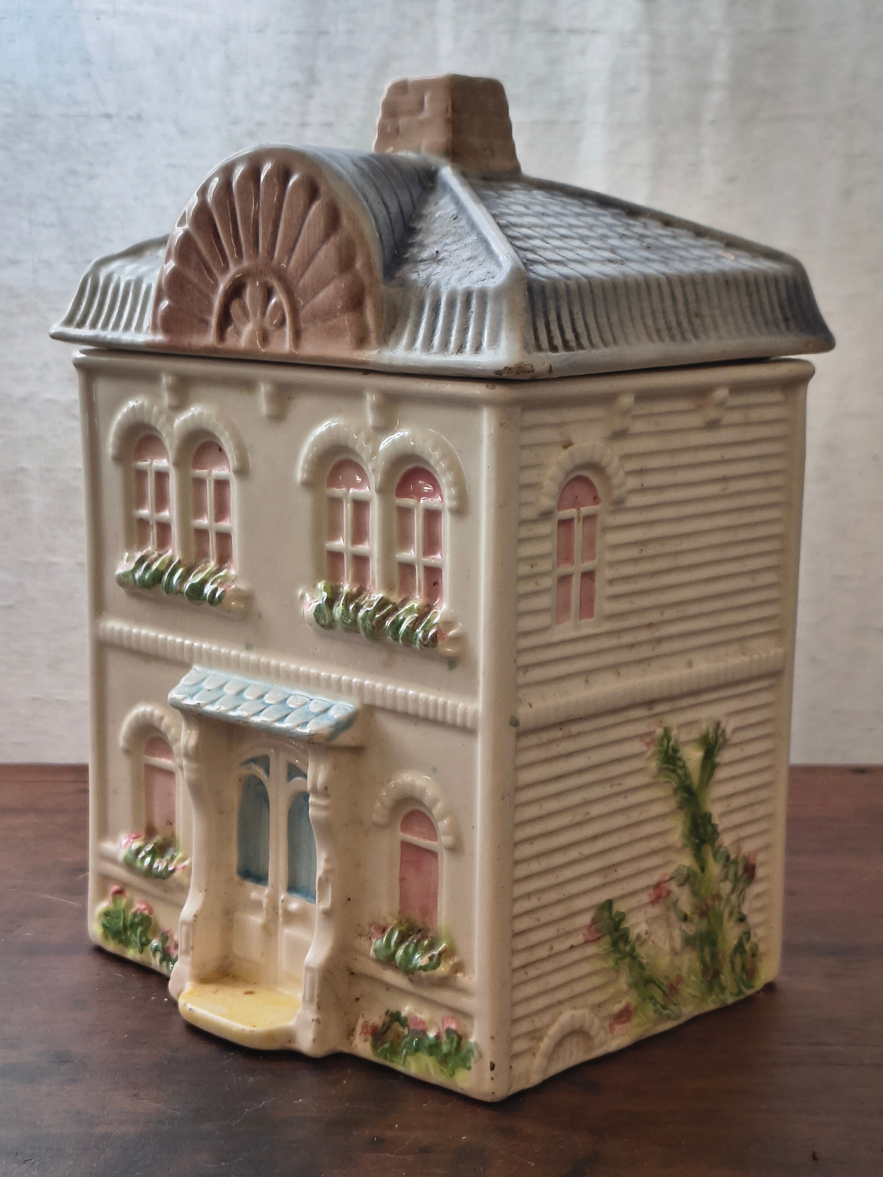 Pote / Biscoiteira em Cerâmica Weiss (Coleção Avon Townhouse) 