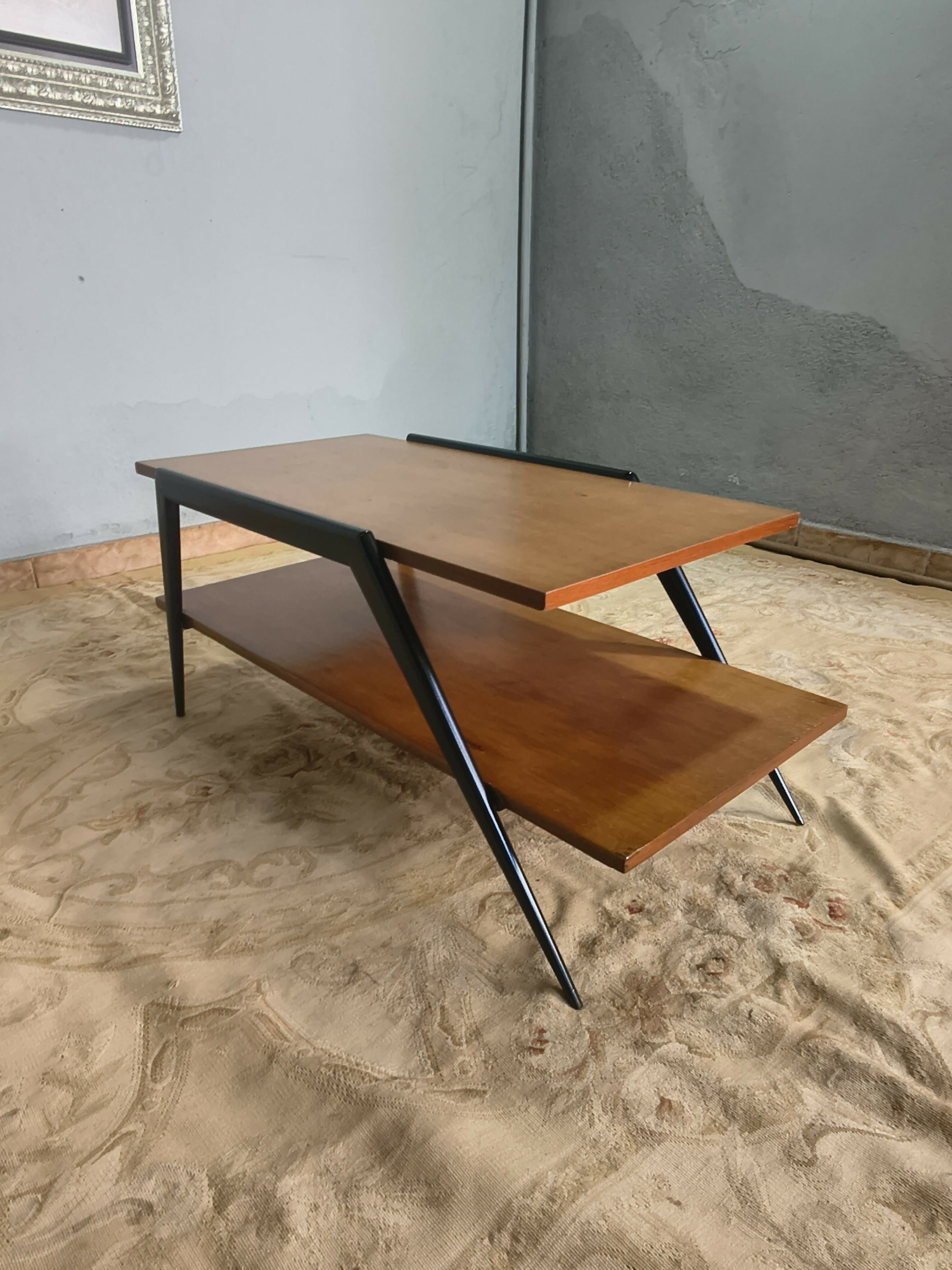 Mesinha design anos 60