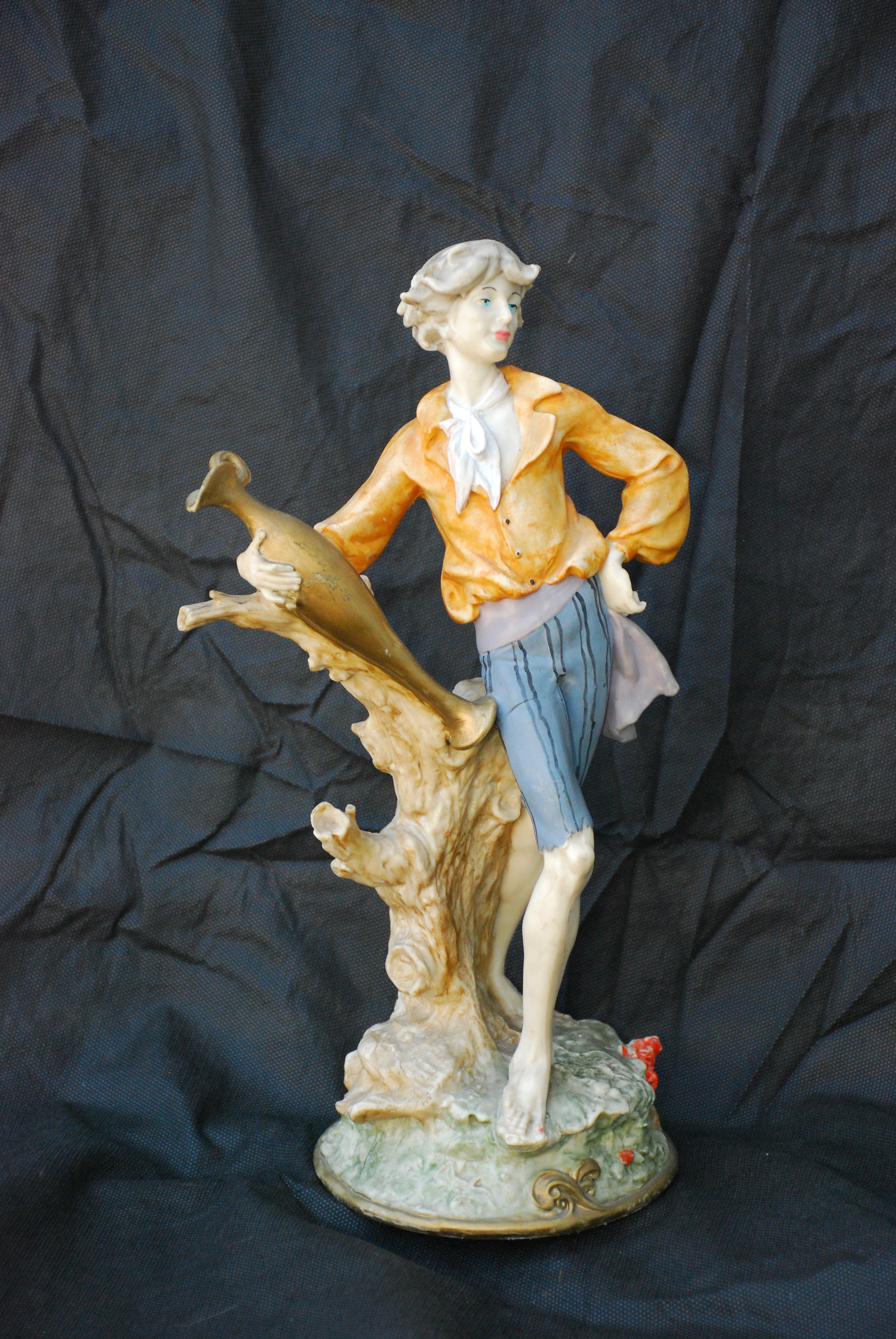 Escultura em resina com pintura policromada , italiana estilo clássico, anos 60