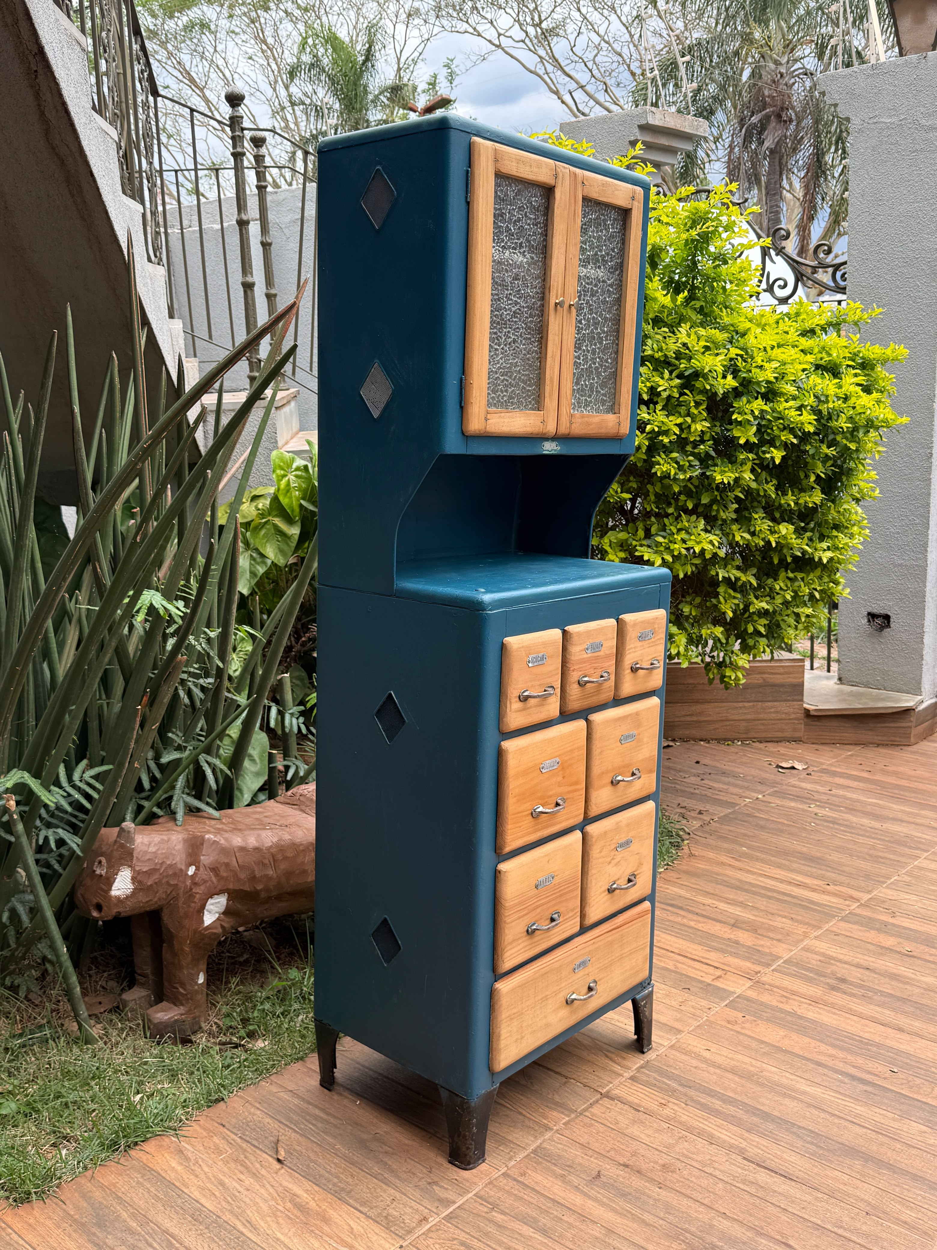 Armário Comideiro Guarda Mantimentos Década 20 em azul com vidro fantasia 