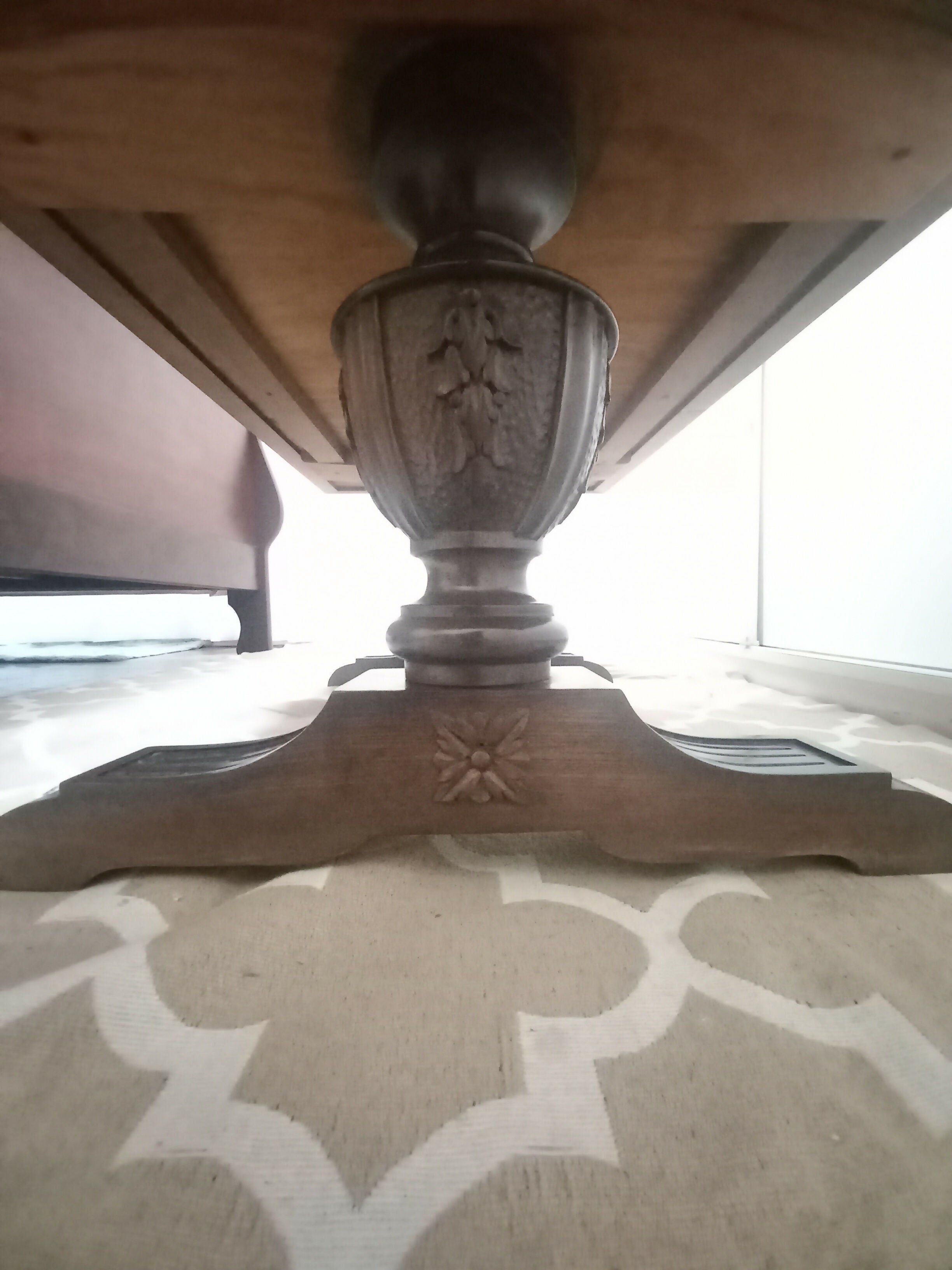 Mesa de centro antiga.