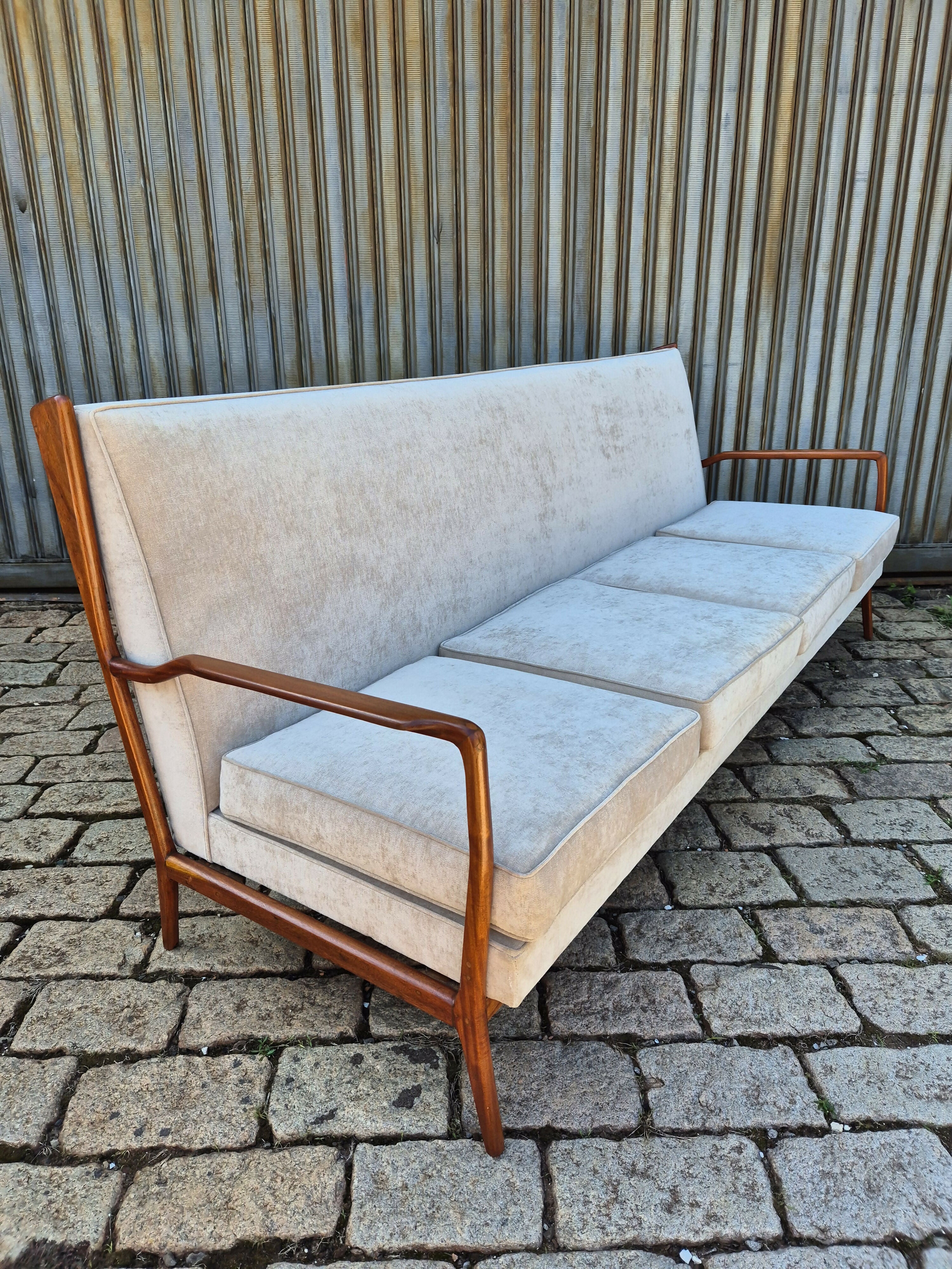 Sofá 3 lugares Rino Levi anos 50