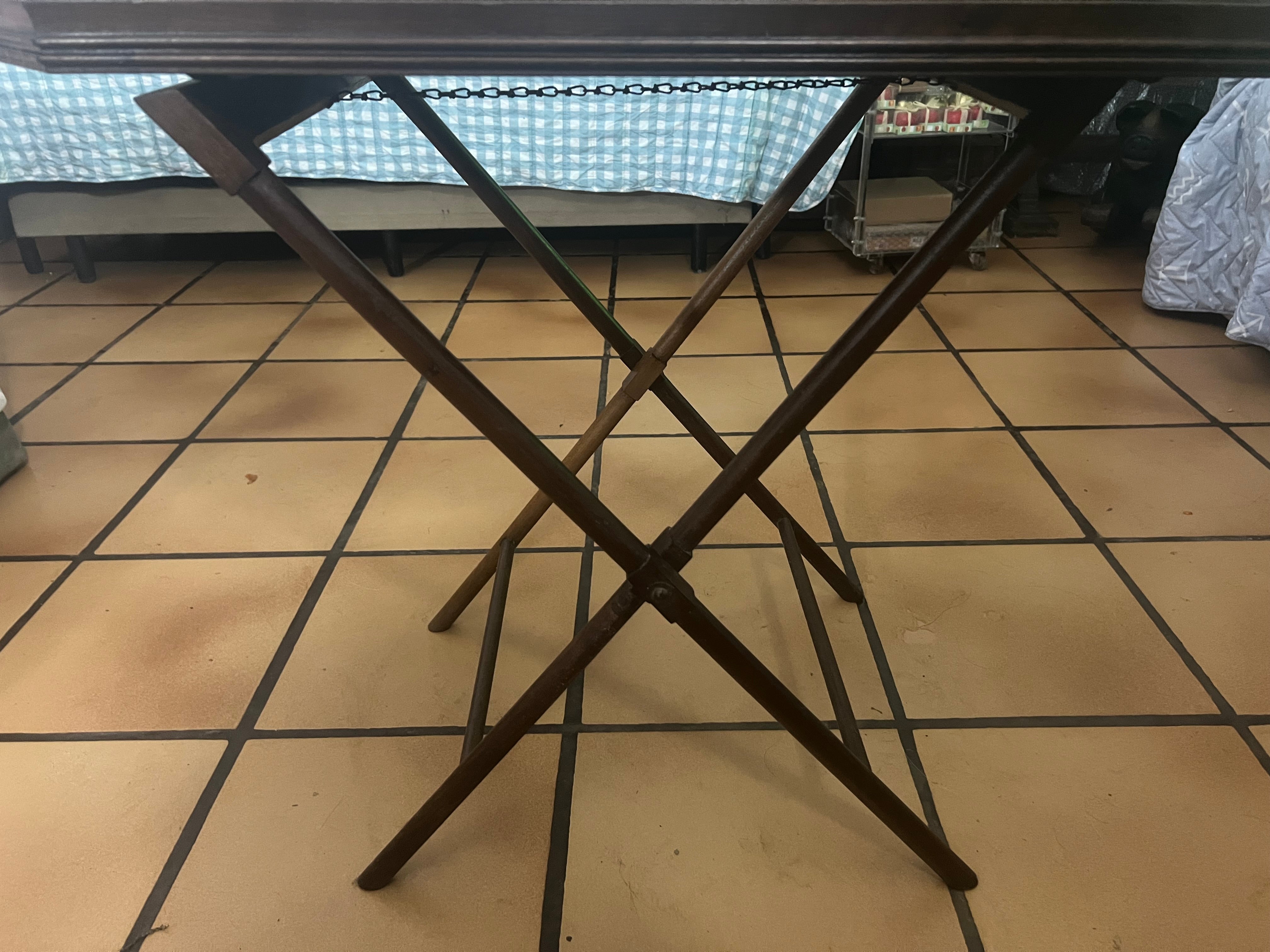 Mesa de Apoio/Bandeja Retangular Dobrável Vintage em Madeira – Estilo Inglês