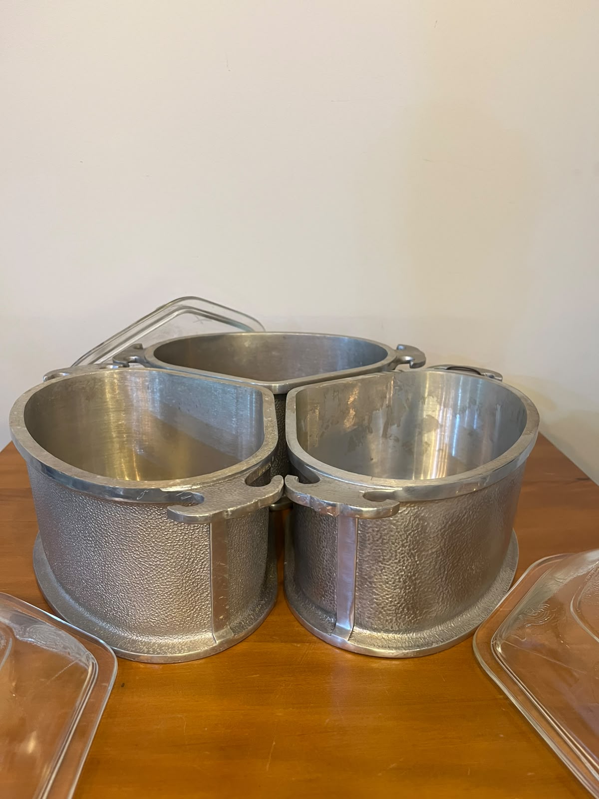 Trio de Recipientes Térmicos com Tampas de Vidro em metal prateado – Estilo Vintage