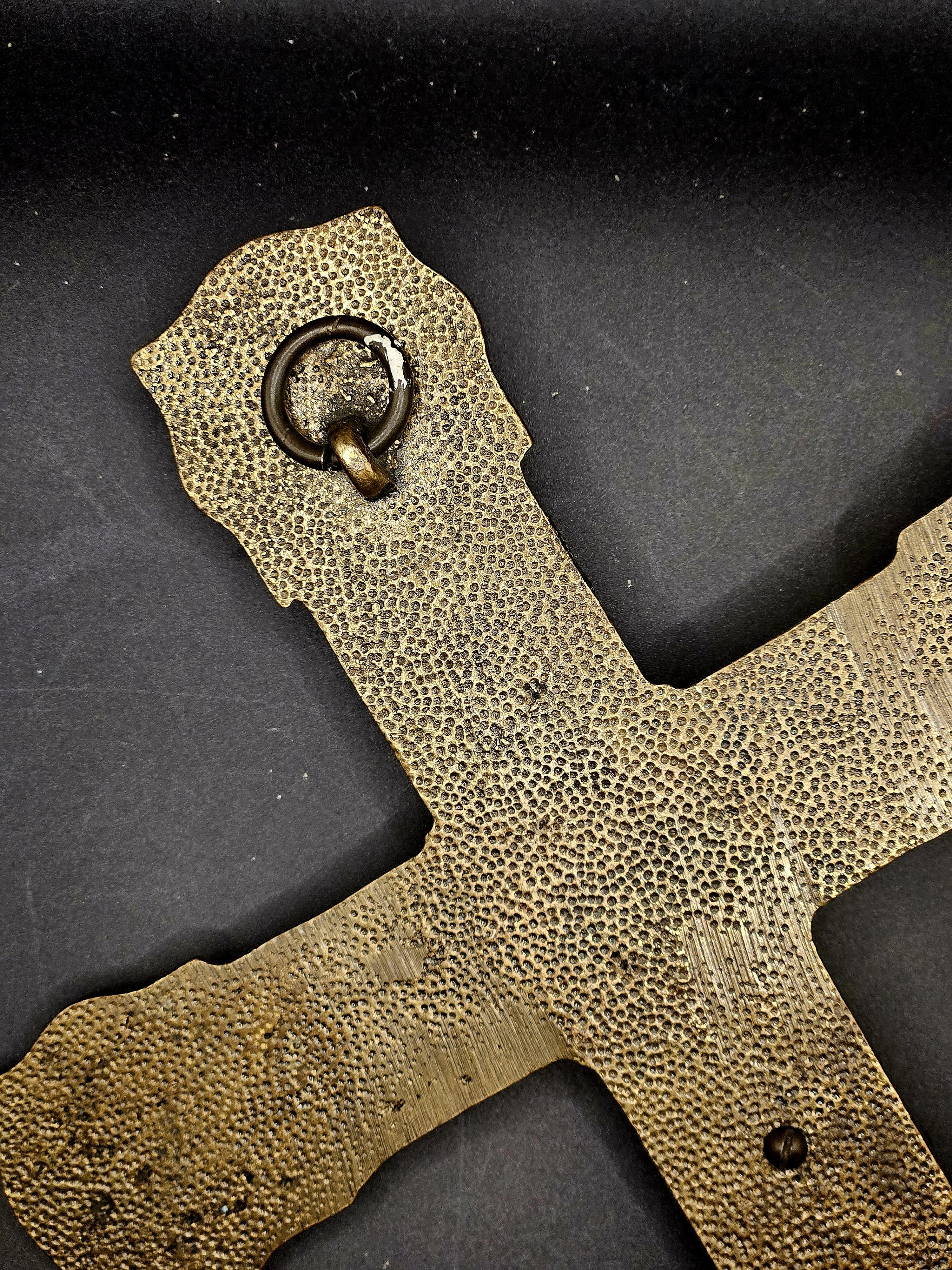 Crucifixo Sacro em Bronze Maciço