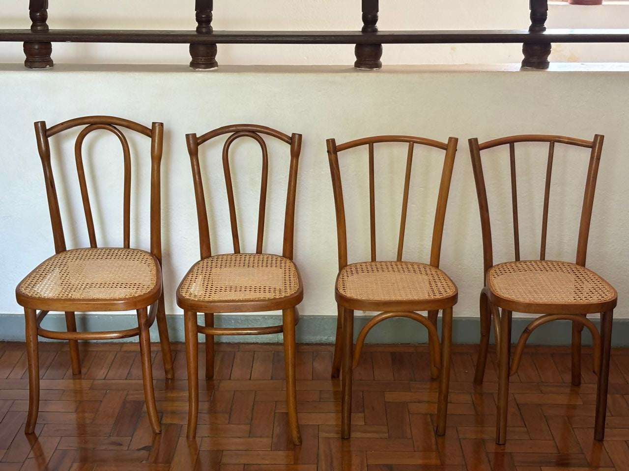 Set de 04 cadeiras Móveis Gerdau em palhinha - anos 60 (restauradas)