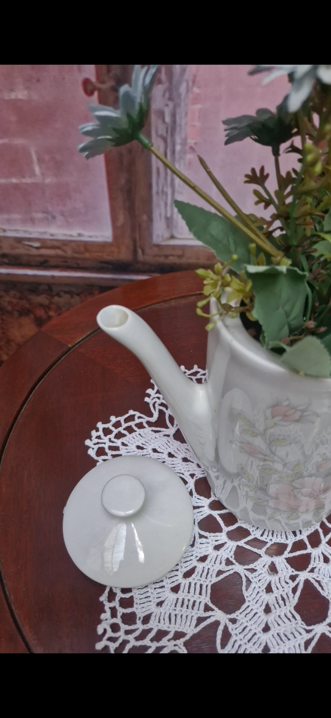 Bule em porcelana Pozzani com policromia floral