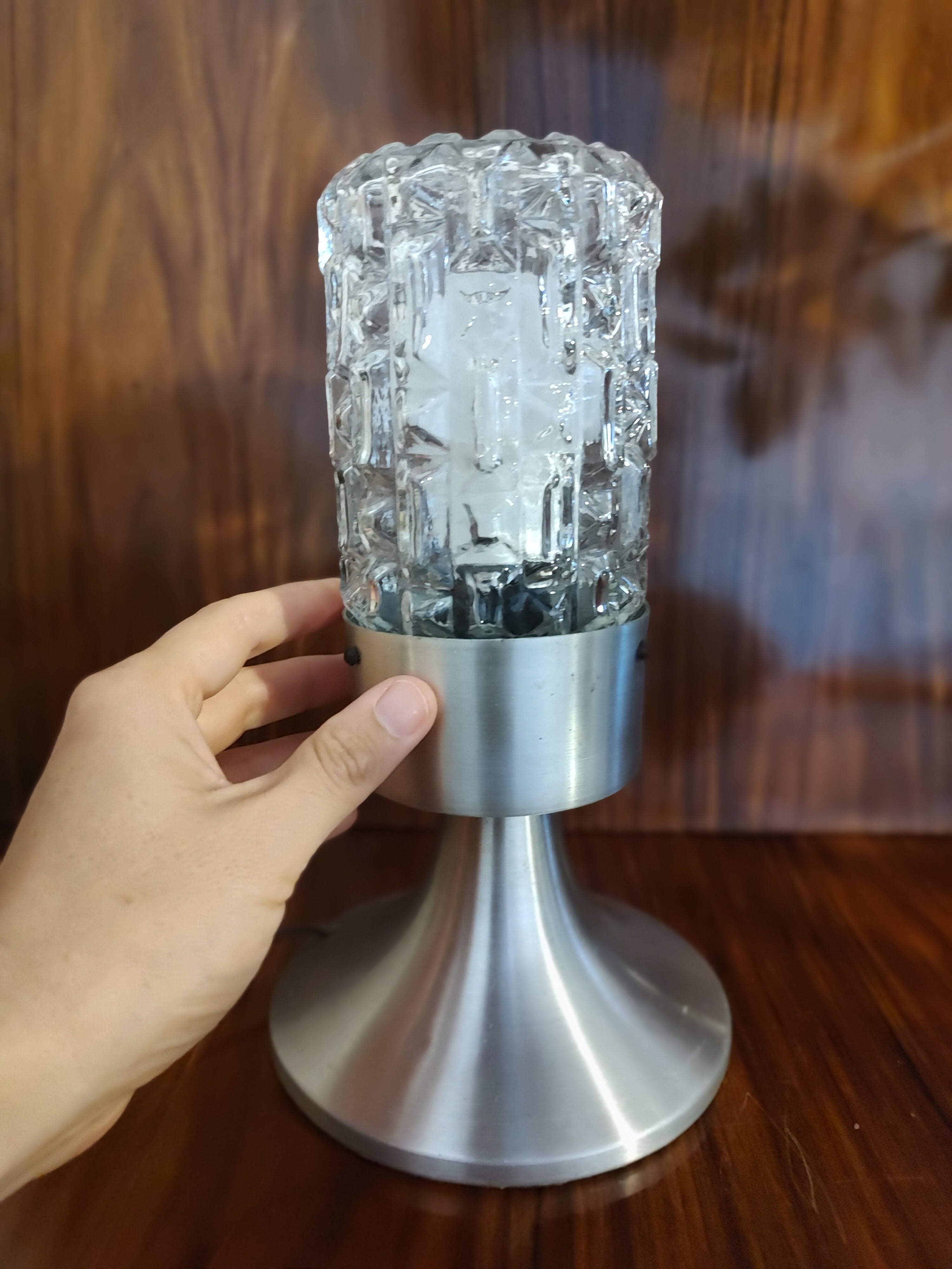 Abajur / Luminária Antiga Mid Century em vidro texturizado e base em metal - anos 70