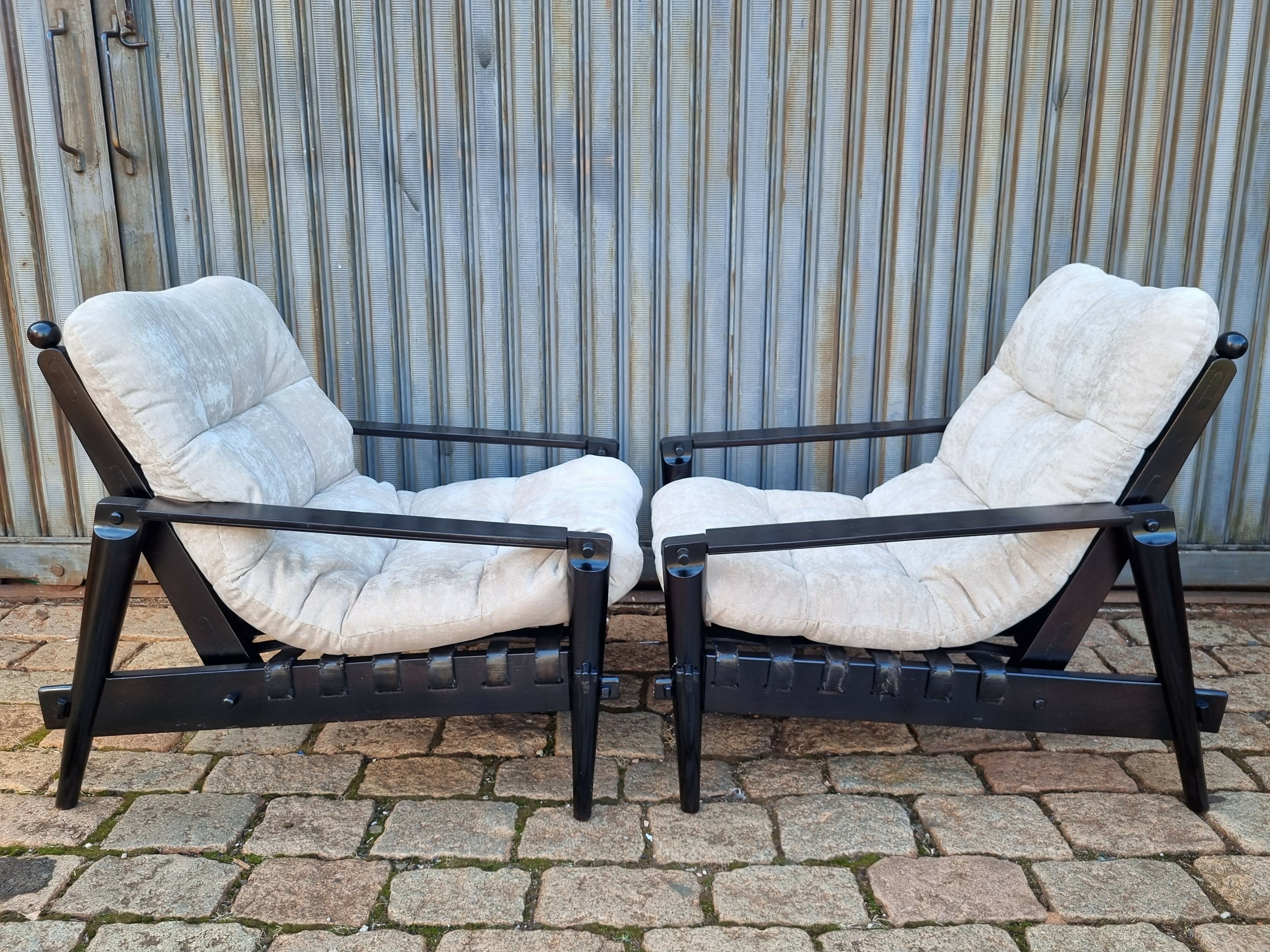 Conjunto sofá / poltronas ebanizado anos 60