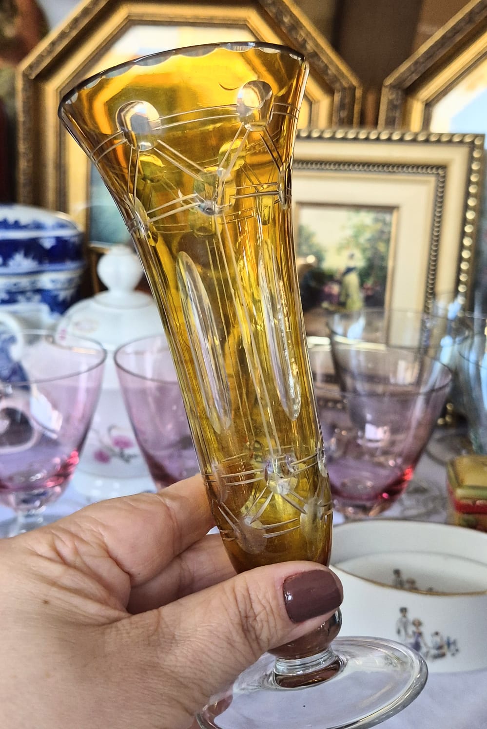Vaso Solifleur em cristal doublé âmbar,  lapidação geométrica Art Decó. Impecável!
