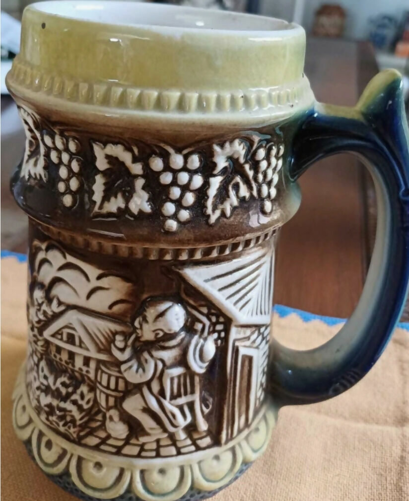 CANECA DE CHOPP ANTIGA - UVA