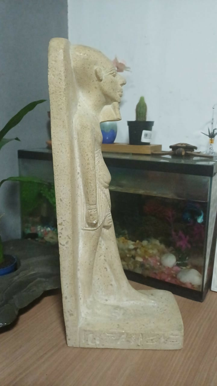 Estátua Egípcia de Pedra