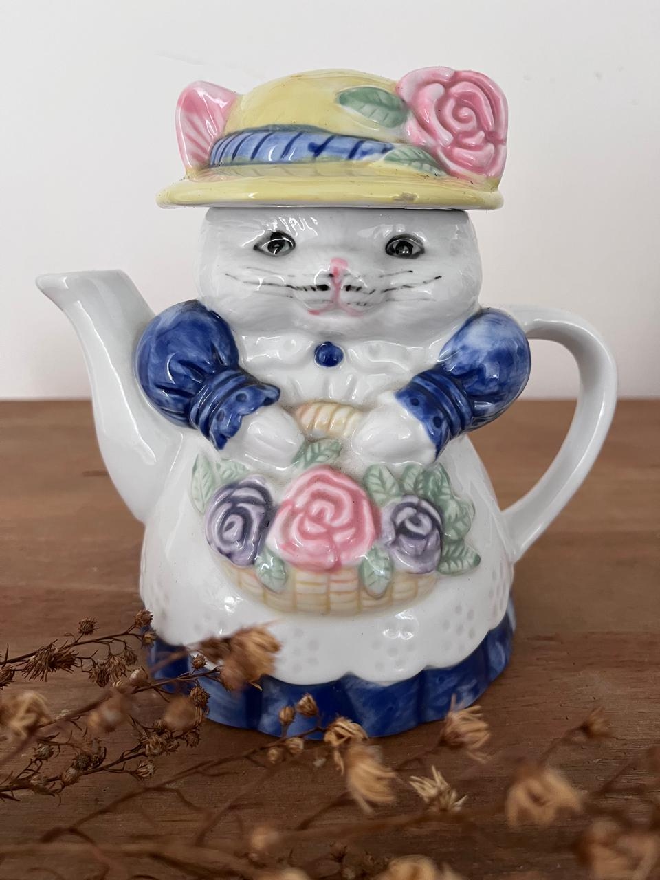 Bule Vintage em Formato de Gata - Peça Colecionável