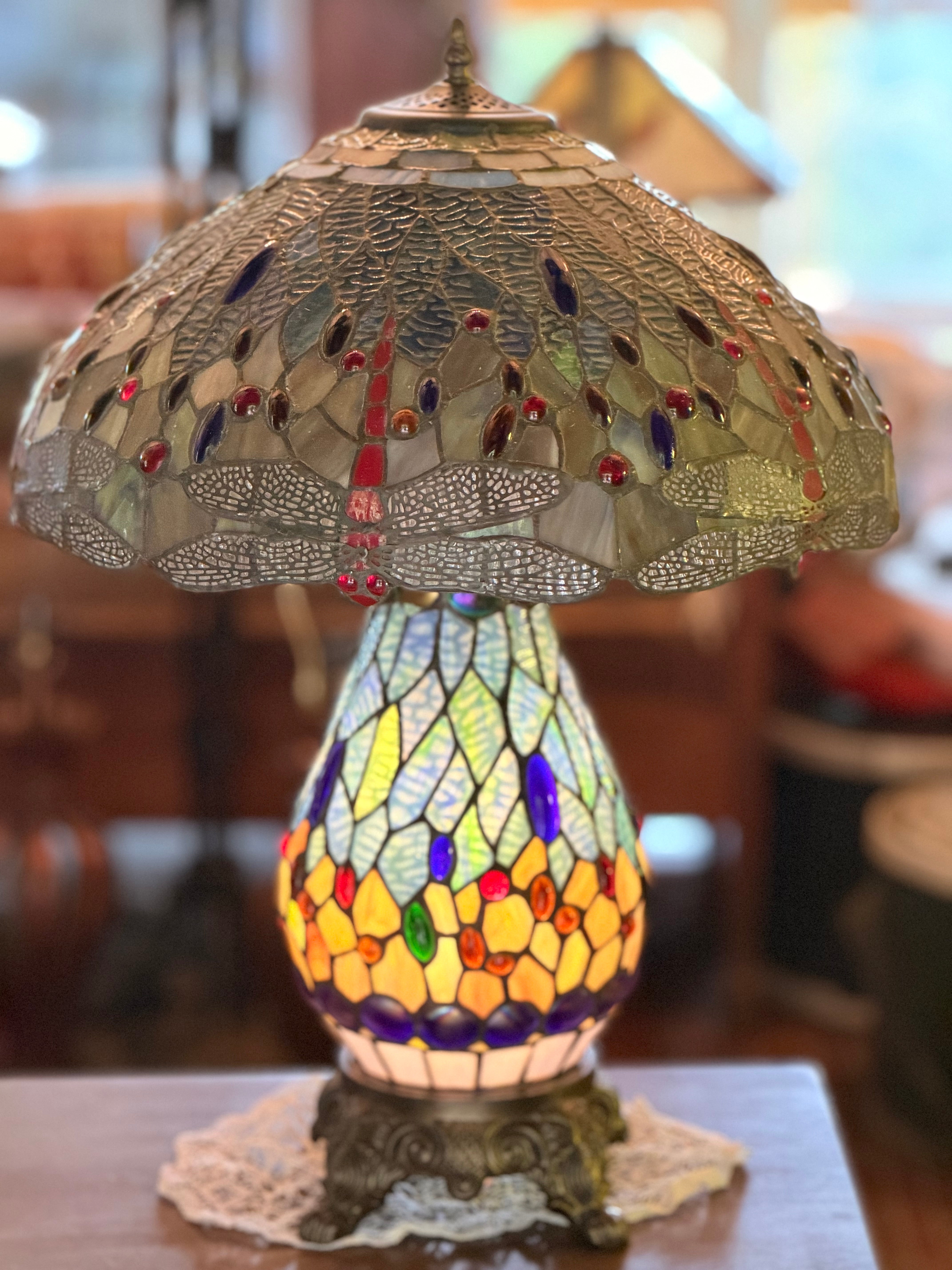 Abajur Luminária Tiffany vidros originais coloridos com libélulas - procedência EUA