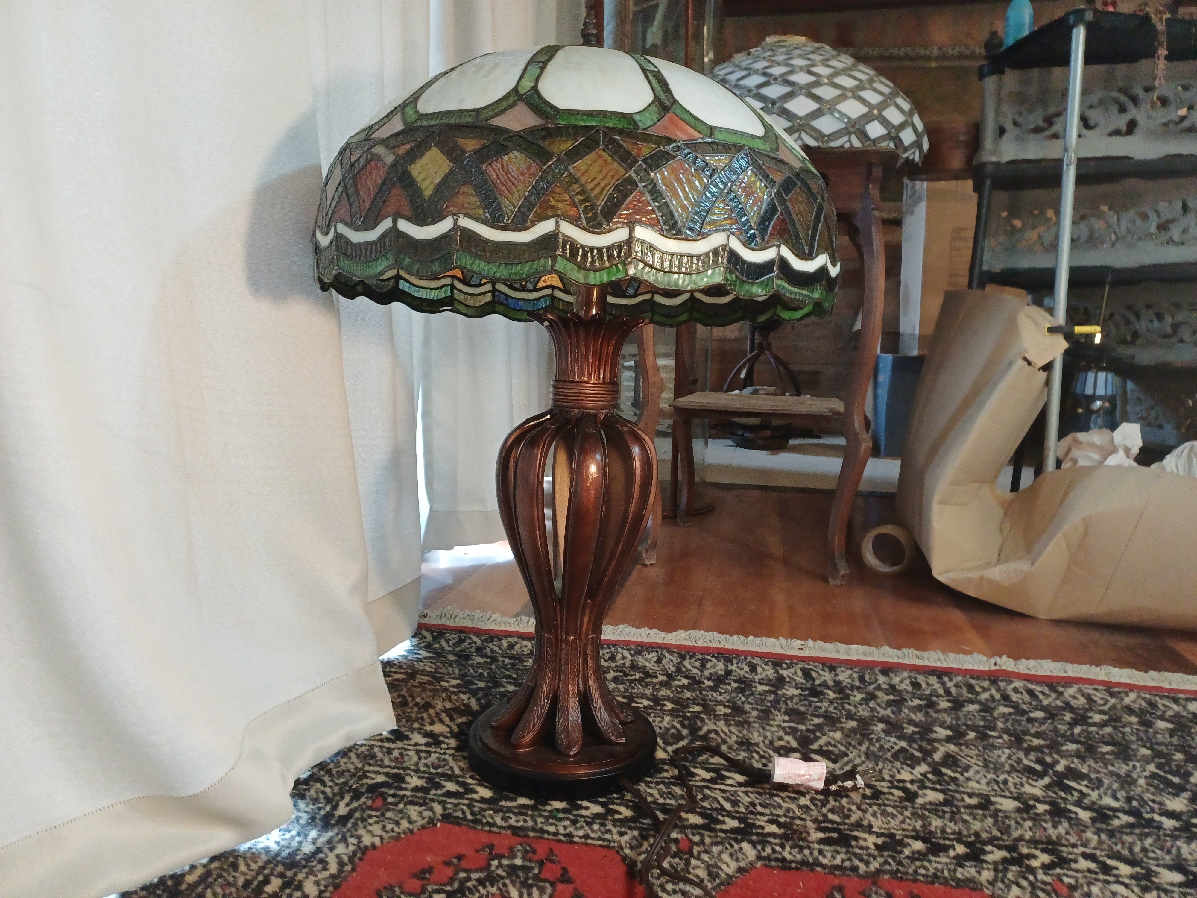 Grande Abajur estilo Tiffany, vidros curvos