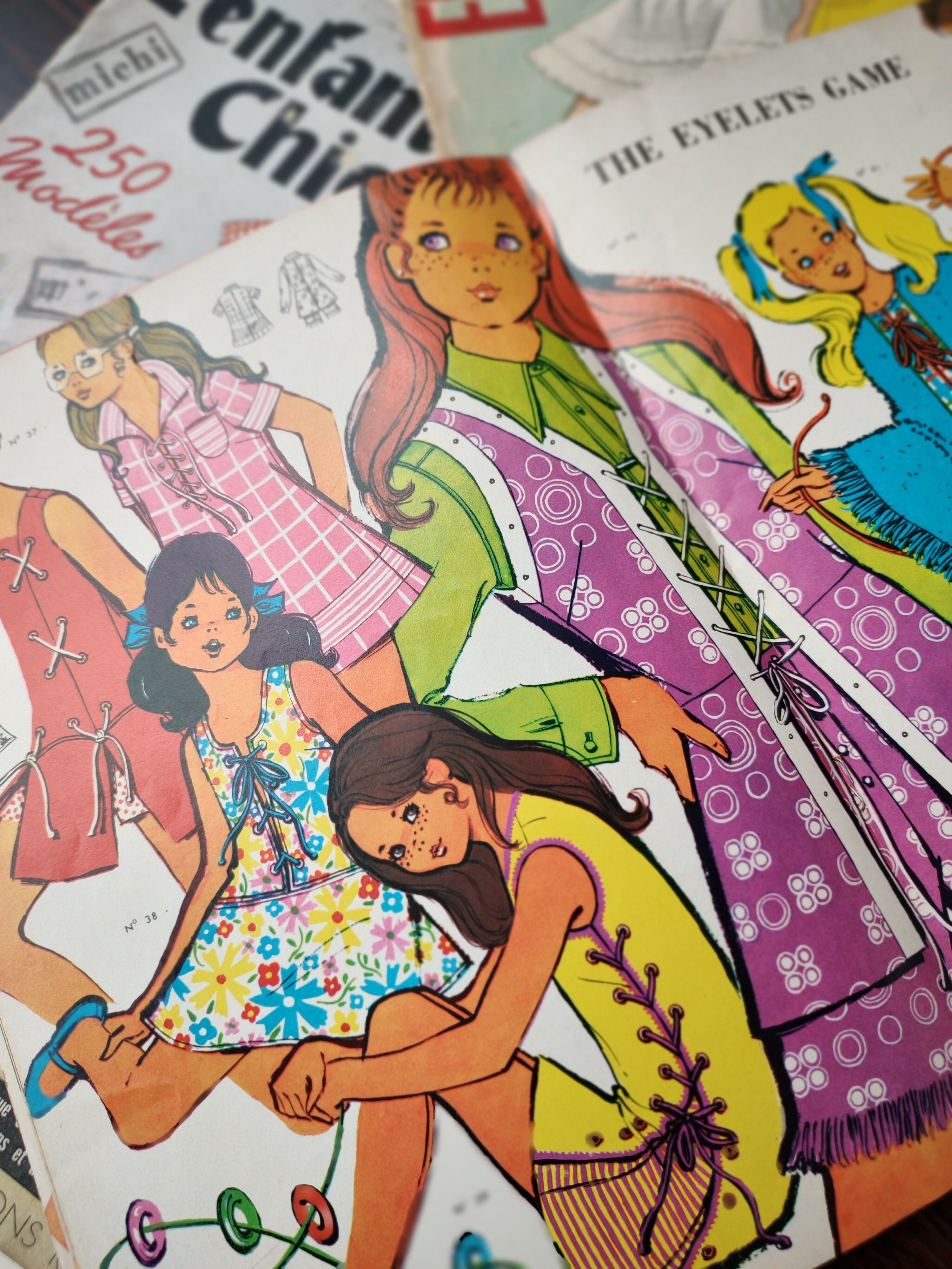 4 Revistas Ilustradas de Moda Infantil da década de 60 - 70