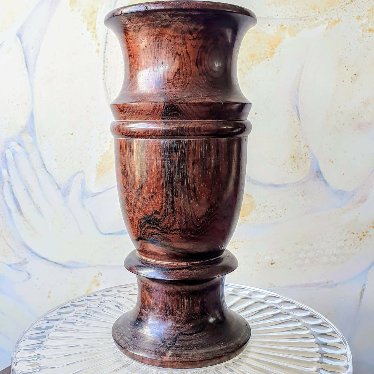 Grande e incrível vaso em jacarandá maciço. Peça original anos 50. Impecável!