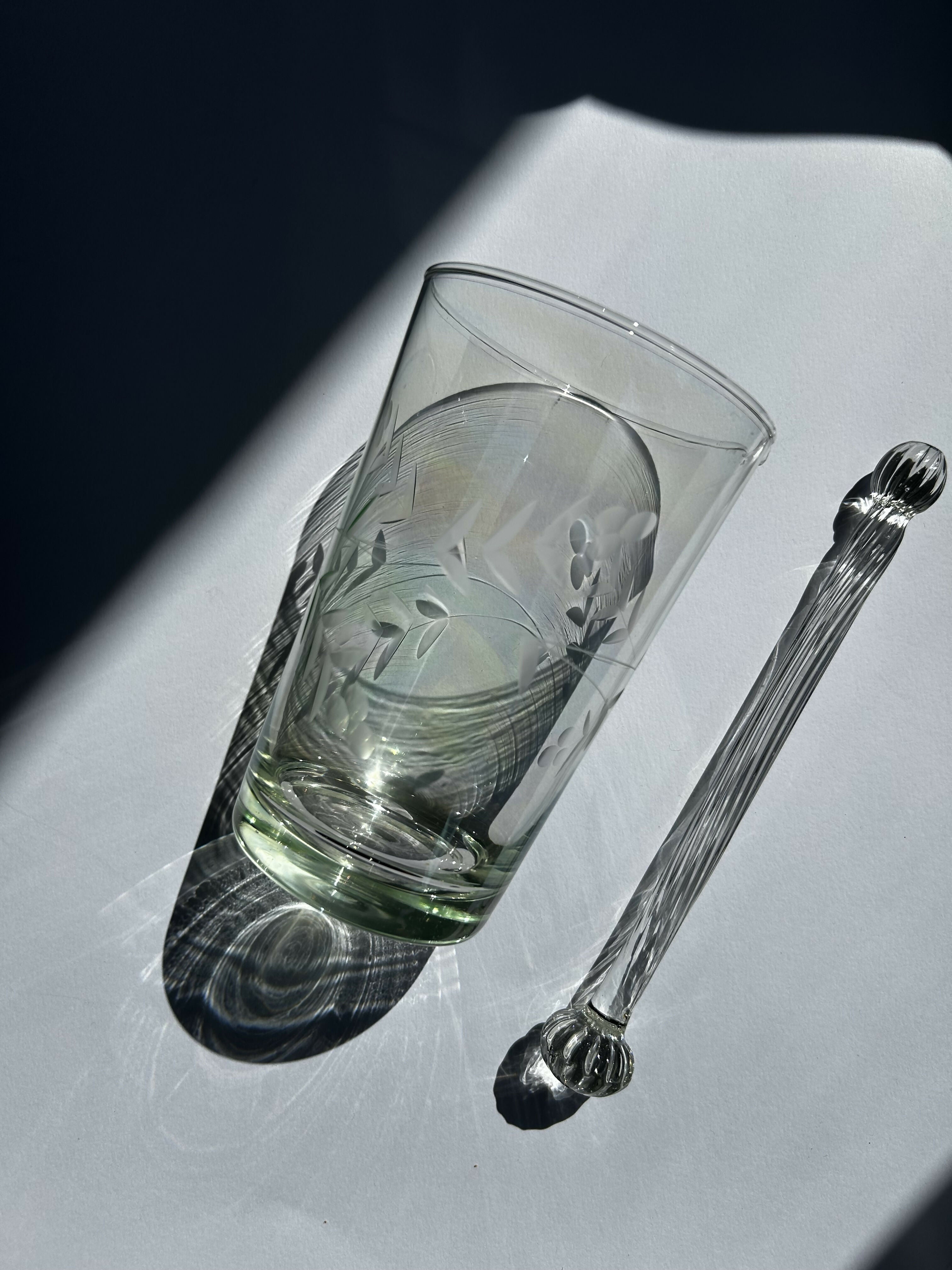 Coqueteleira de cristal lapidado com socador de caipirinha