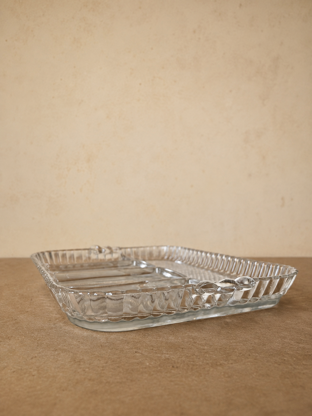 Petisqueira retangular Indiana Glass em vidro prensado com imagens de frutas (DMCPS_542)