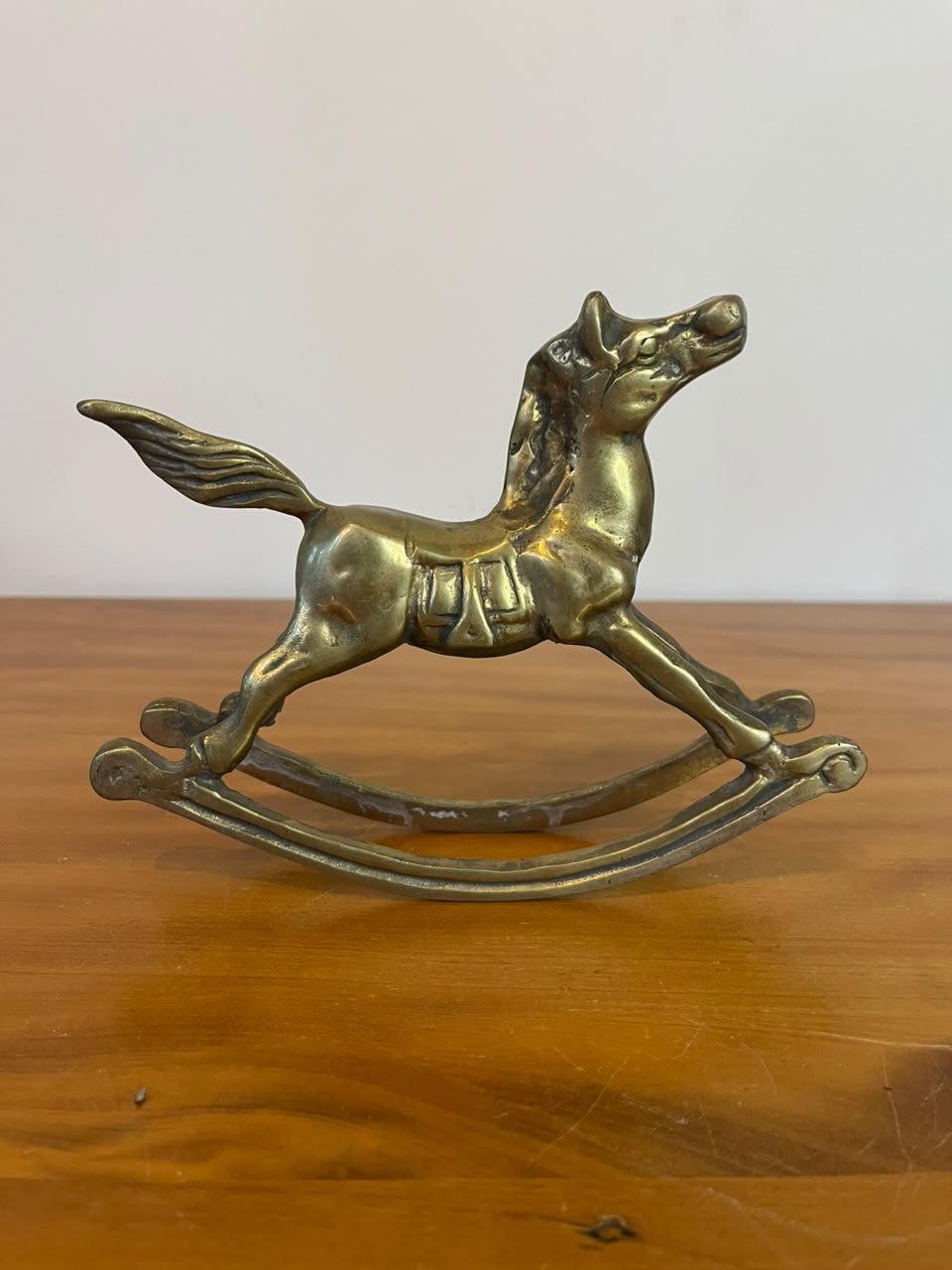 Cavalo de Balanço Vintage em Latão