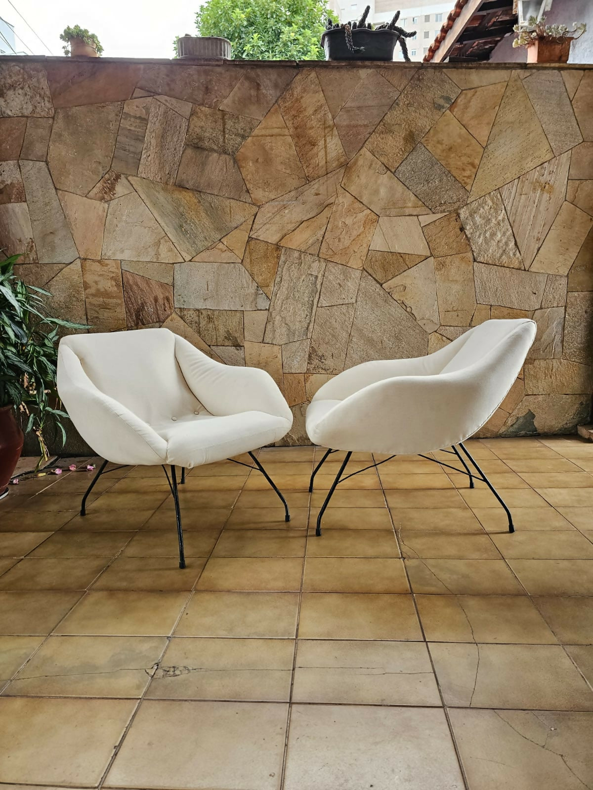 Par de Poltronas Concha em linho - Martin Eisler e Carlo Hauner (Forma S.A)