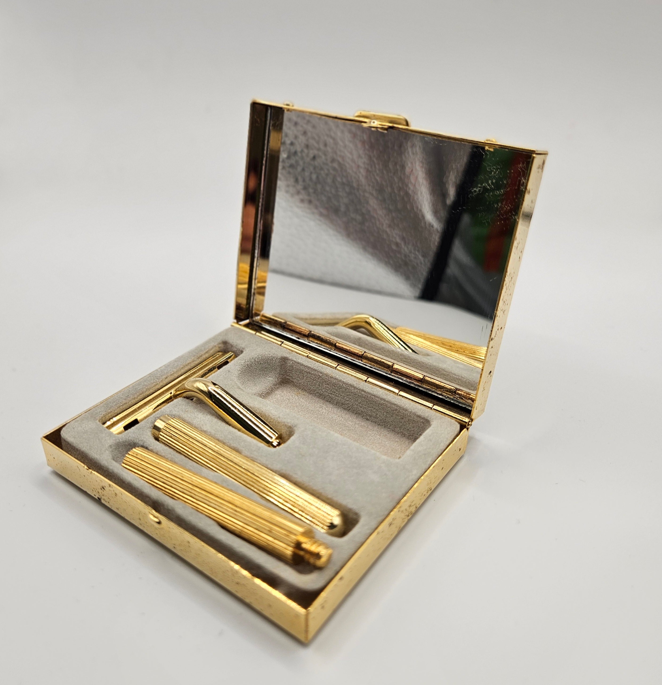 Estojo de Barbear Vintage Anos 50 Banhado a Ouro - Peça de Coleção
