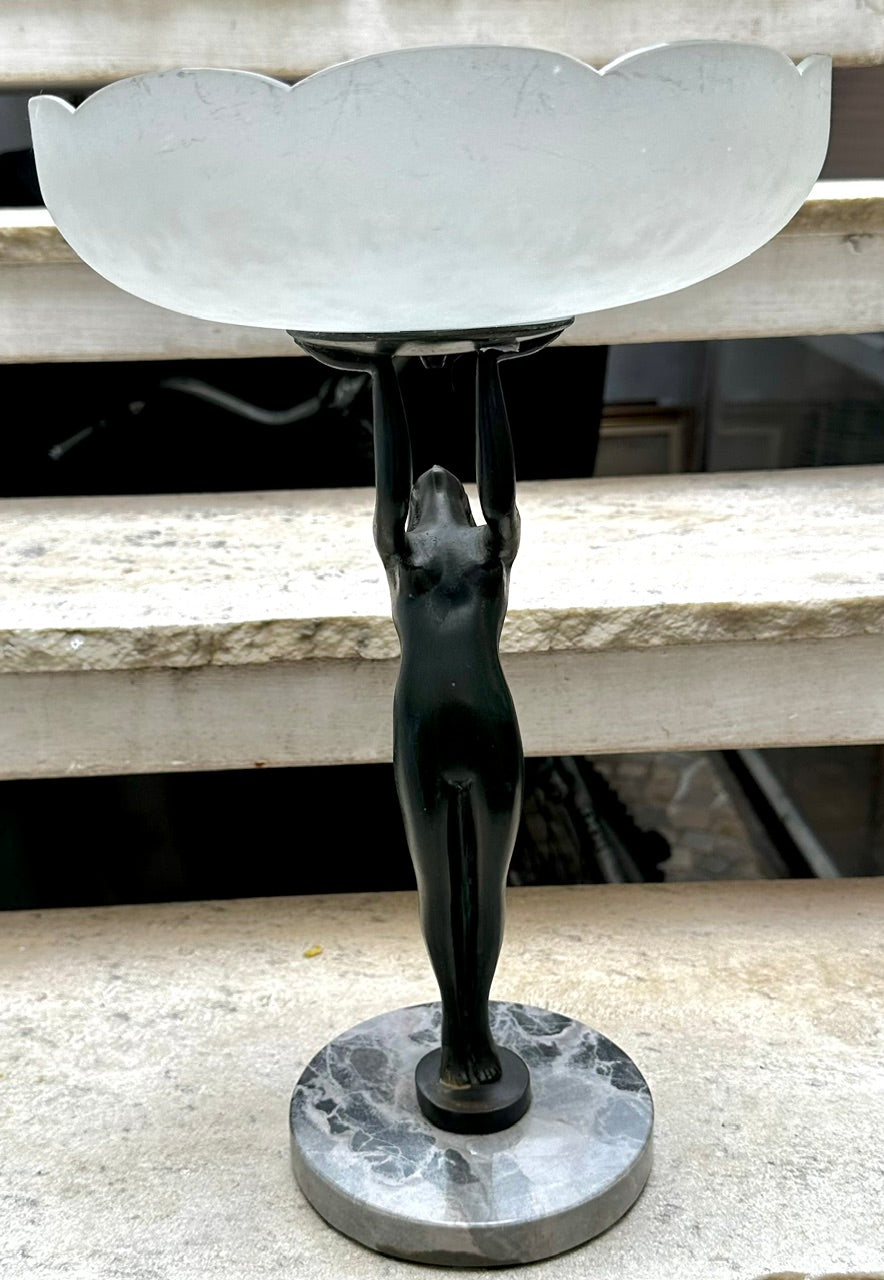 Fruteira Art Deco em petit bronze e vidro satine com figura feminina 