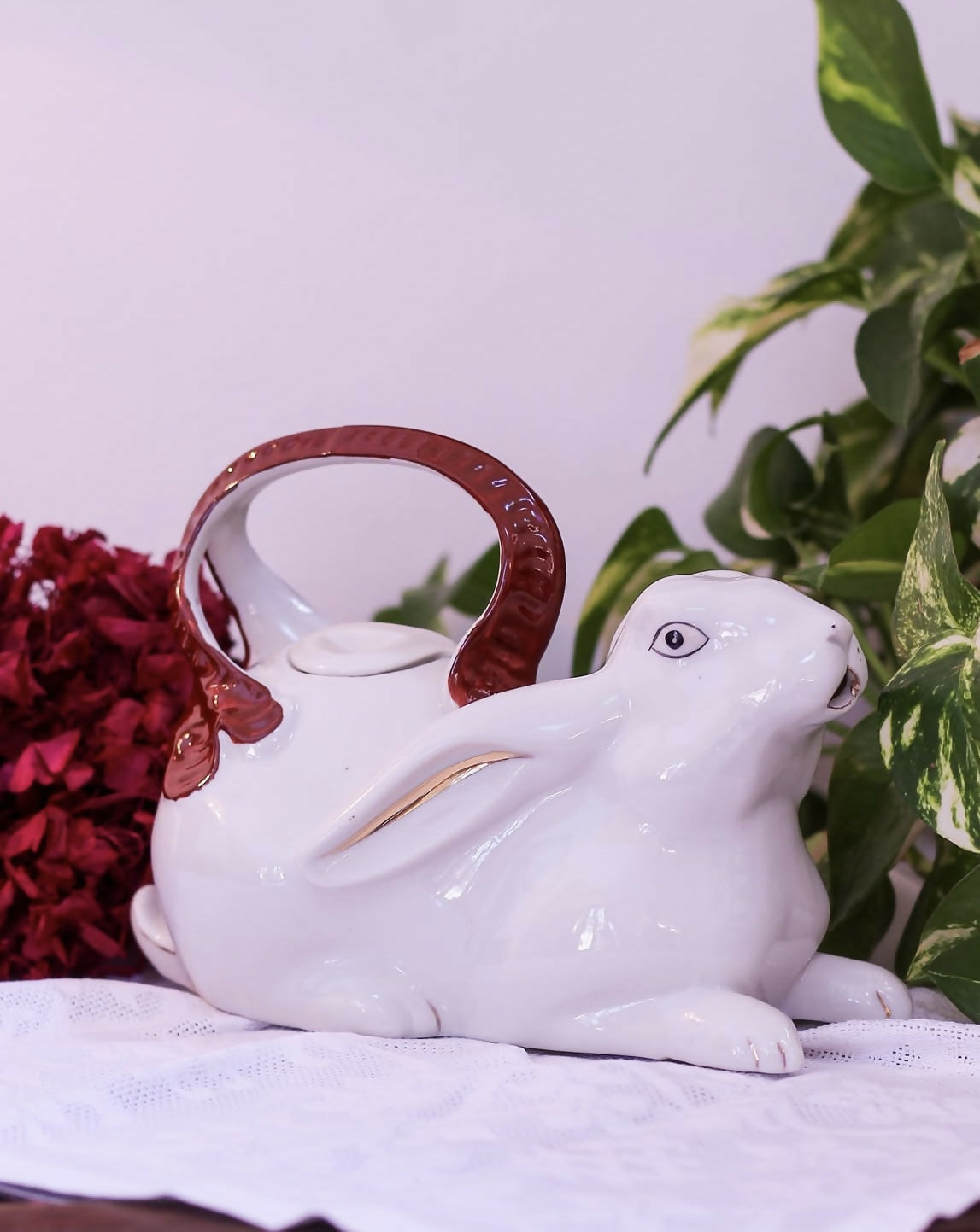 Bule em porcelana Santana, anos 1950/60 em forma de Coelho