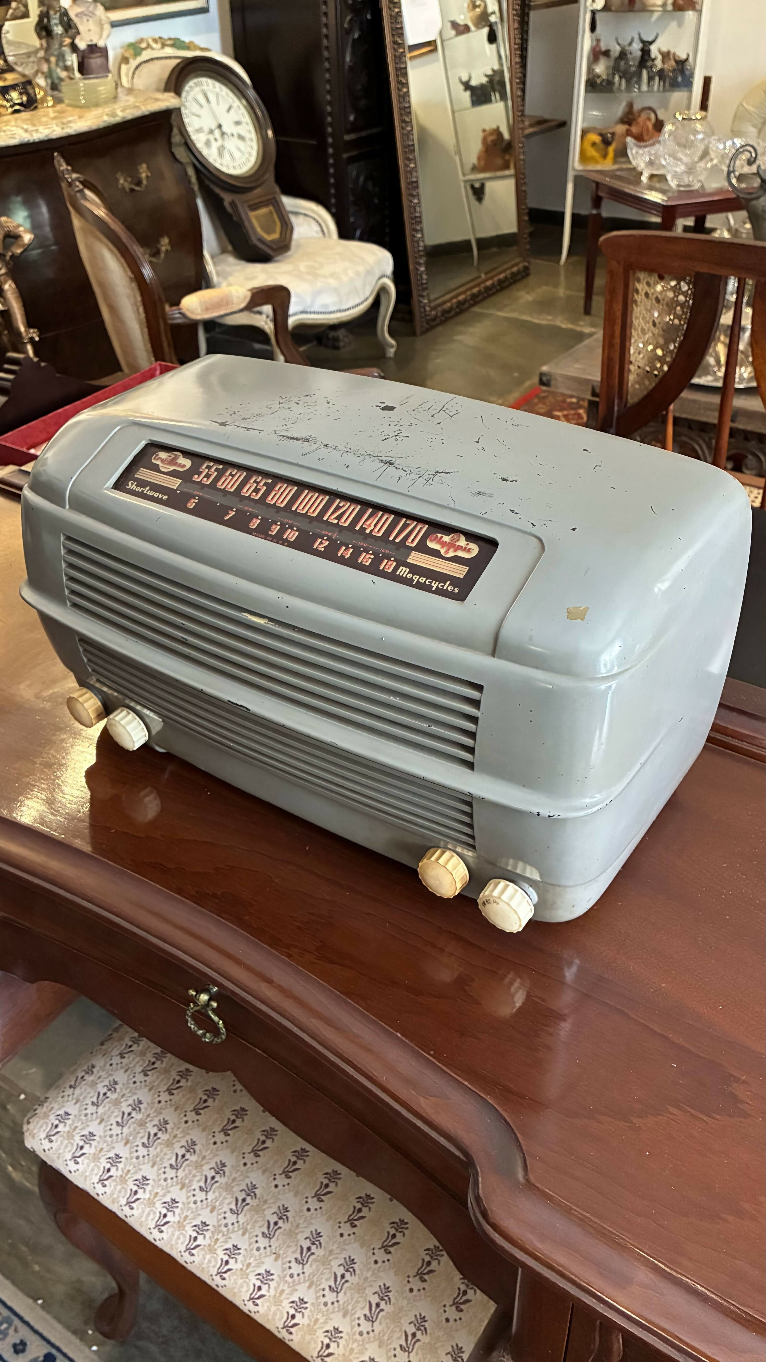 Rádio valvulado de mesa