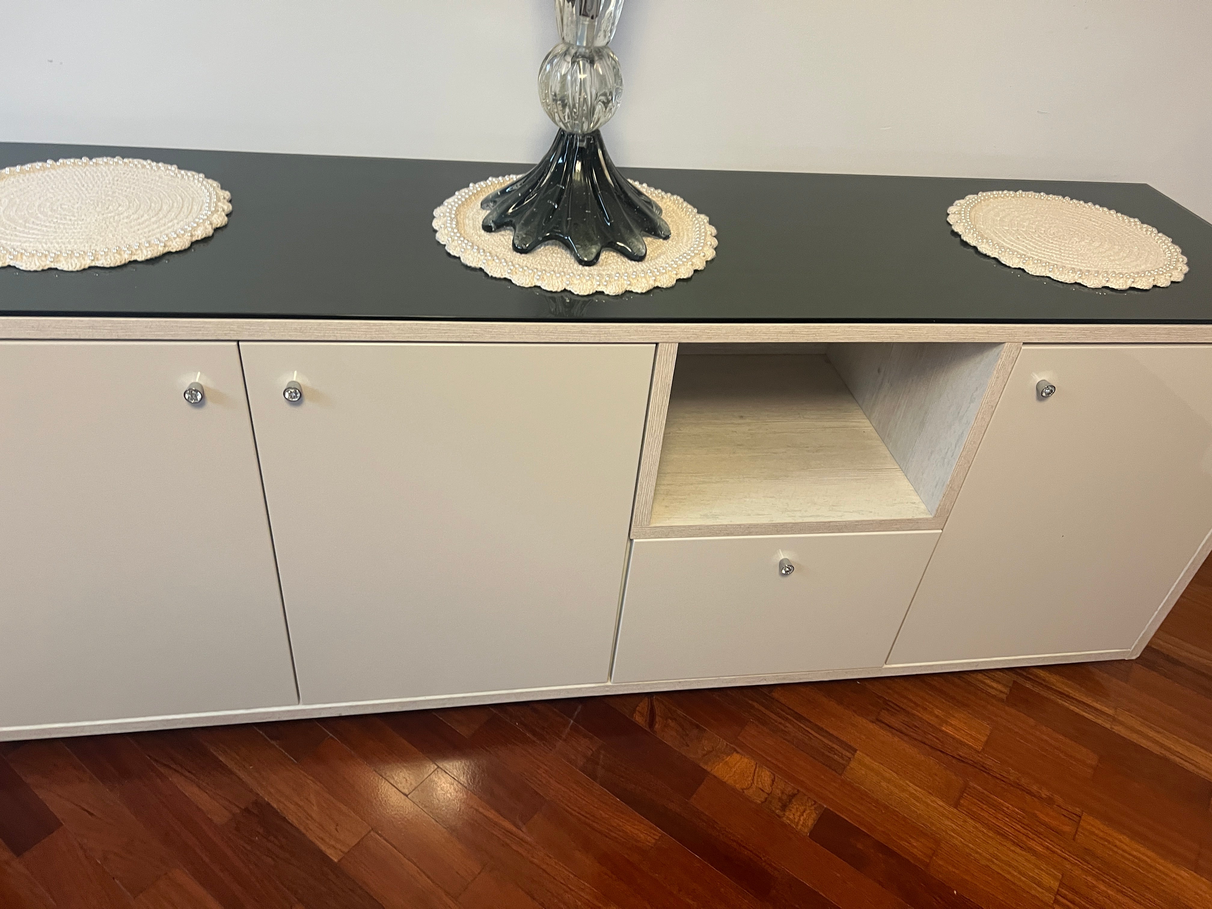 Buffet Aparador Cinza Claro com portas e gaveta