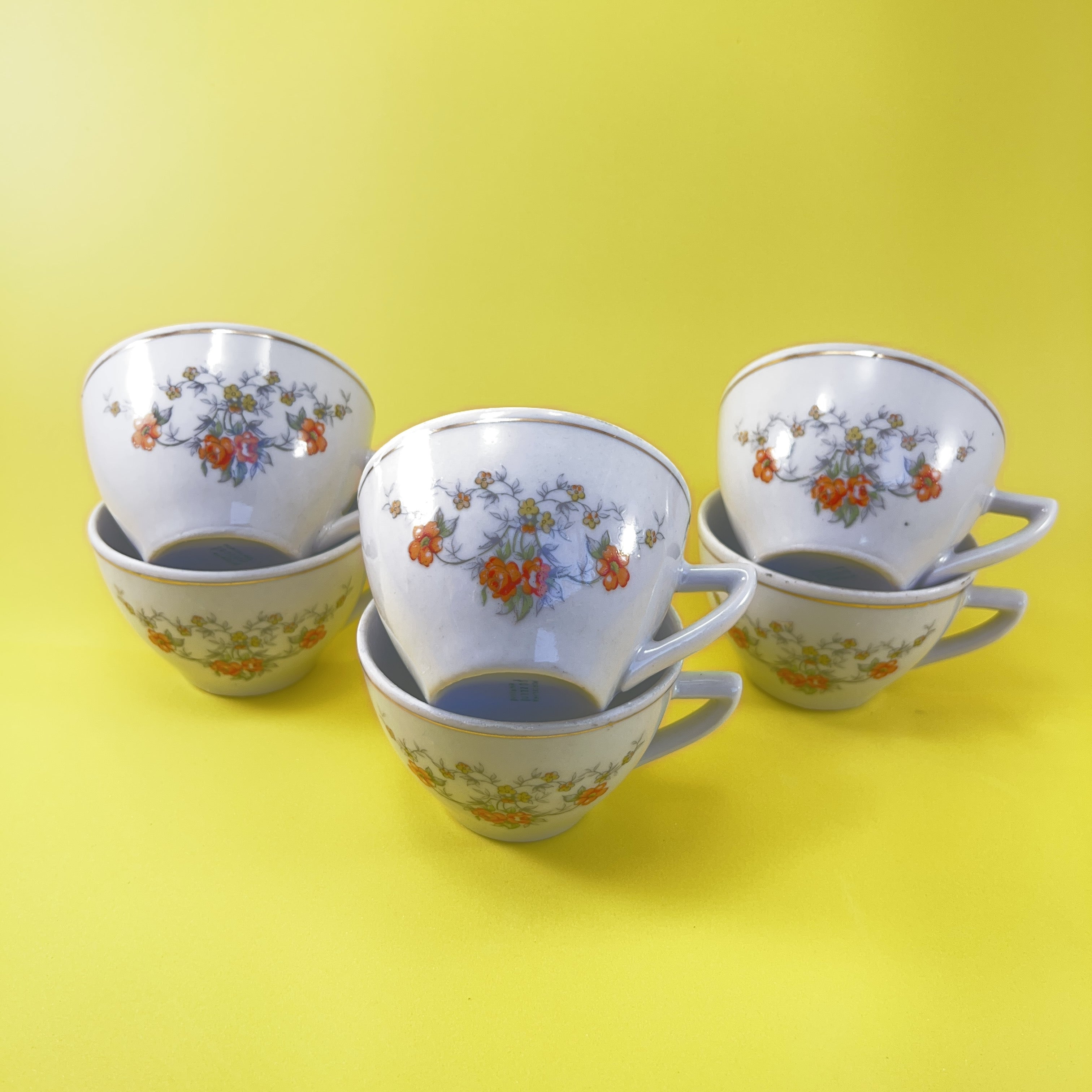 Porcelana Pozzani: Xícaras de chá sem pires