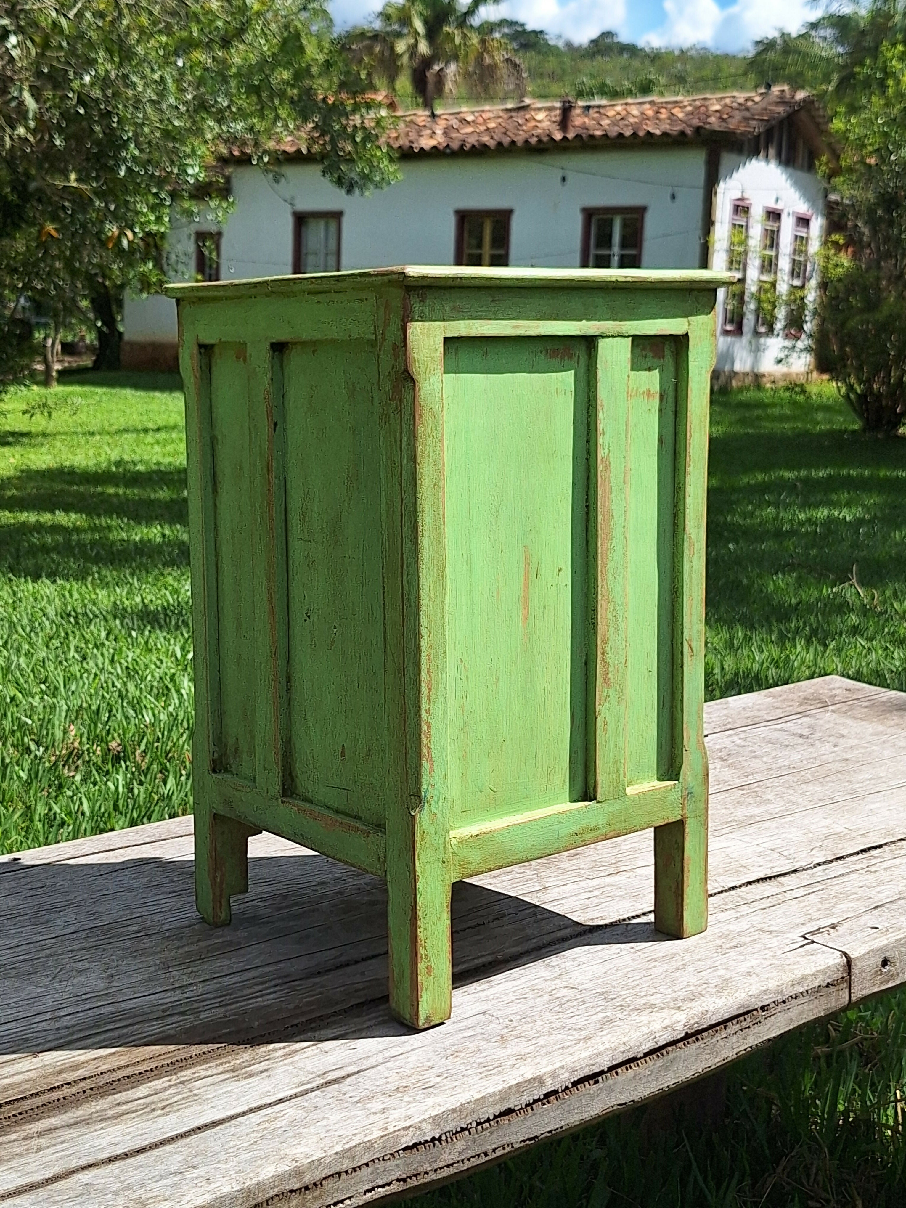 Mesinha de Cabeceira / Armarinho Tinta Gasta Verde Água Madeira Maciça Garimpo Mineiro