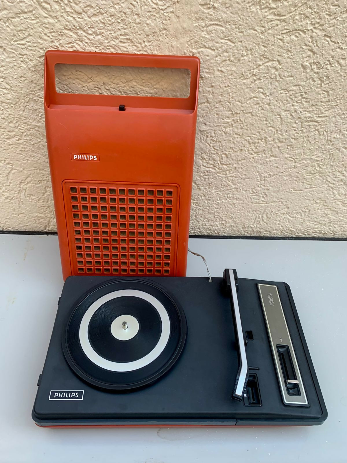 Toca discos / Vitrola philips Funcionando! (vermelha)