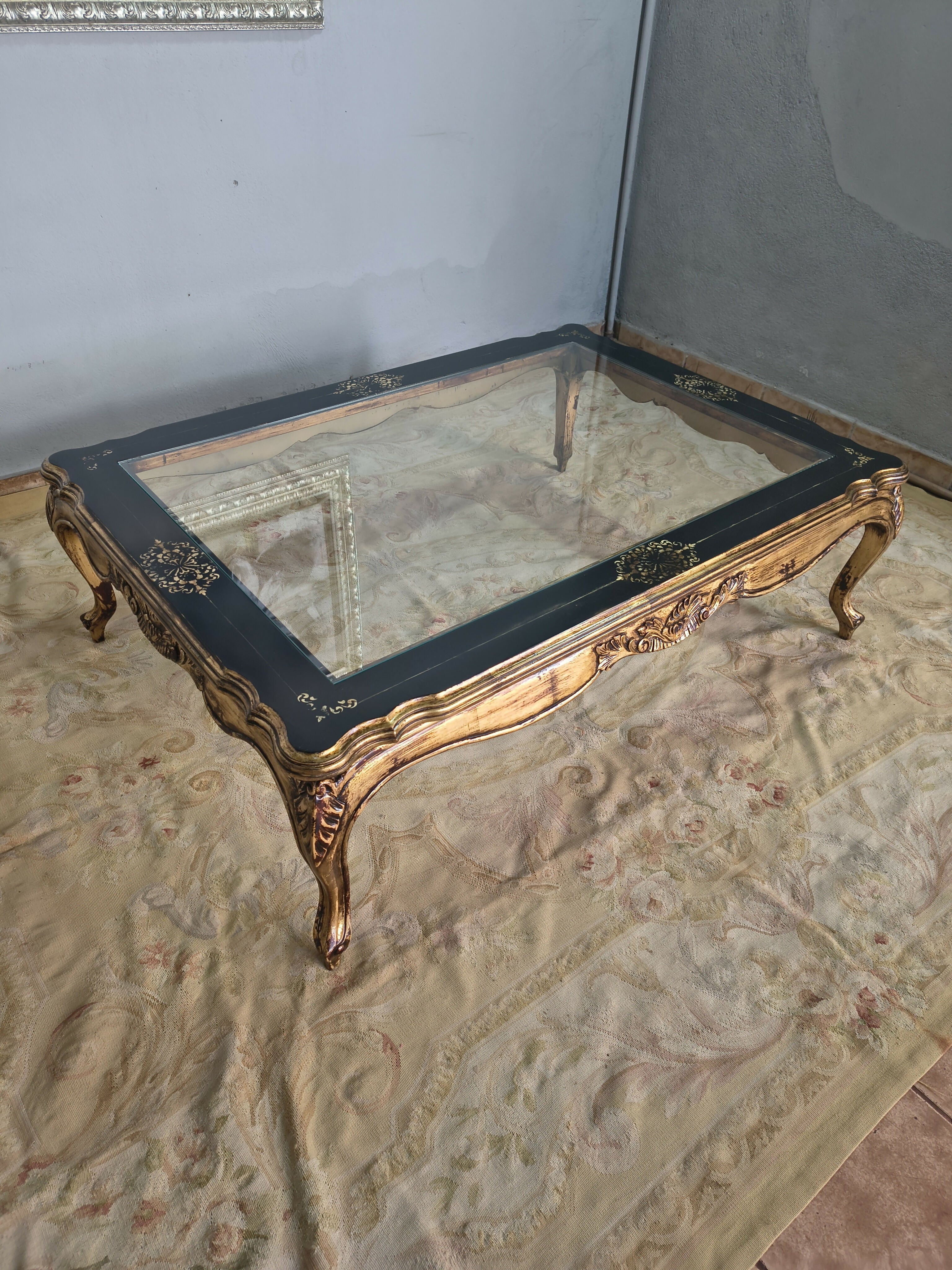 Mesa de Centro em madeira, folhas a ouro e vidro