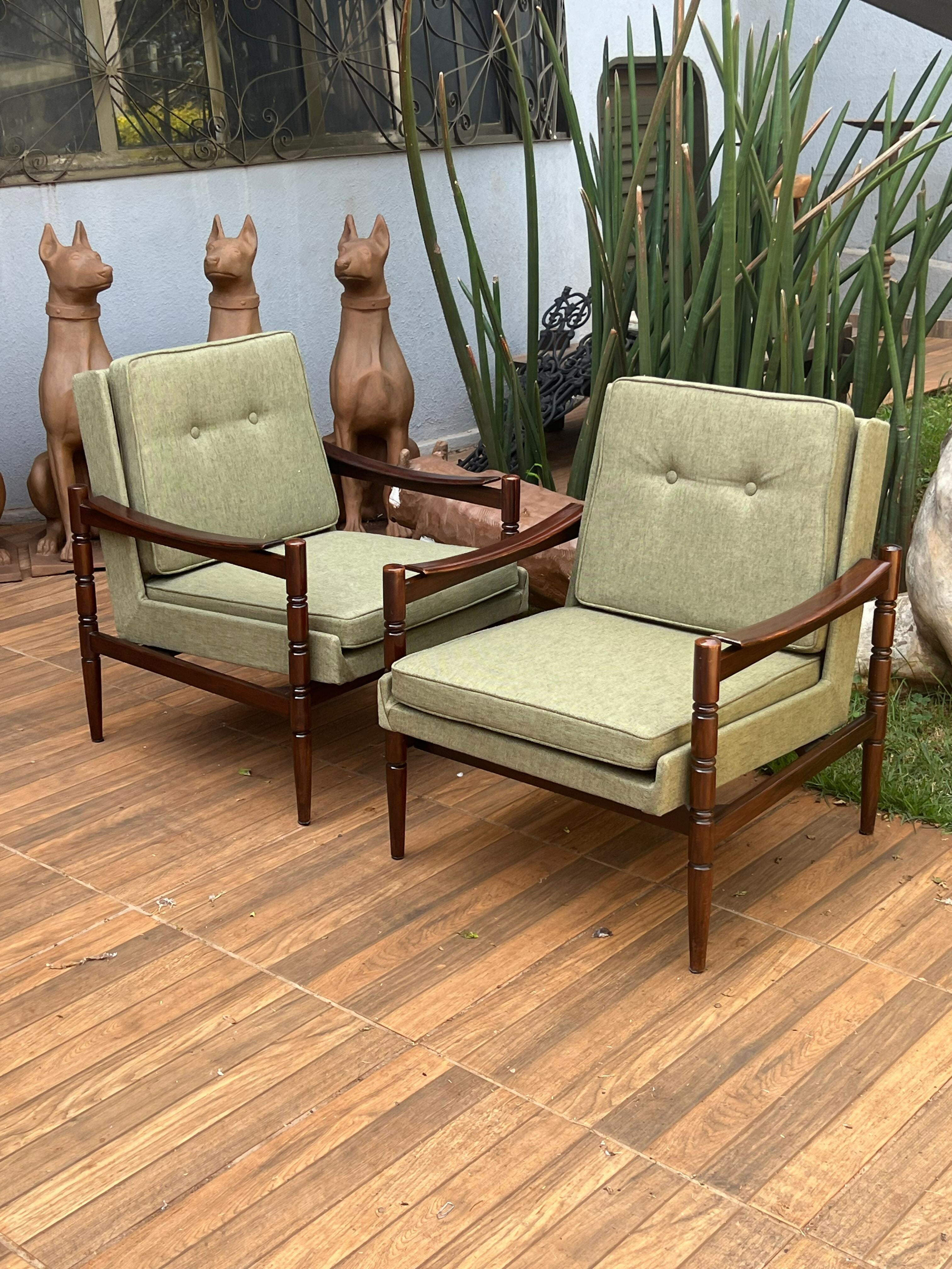 Par de Poltronas Design anos 60