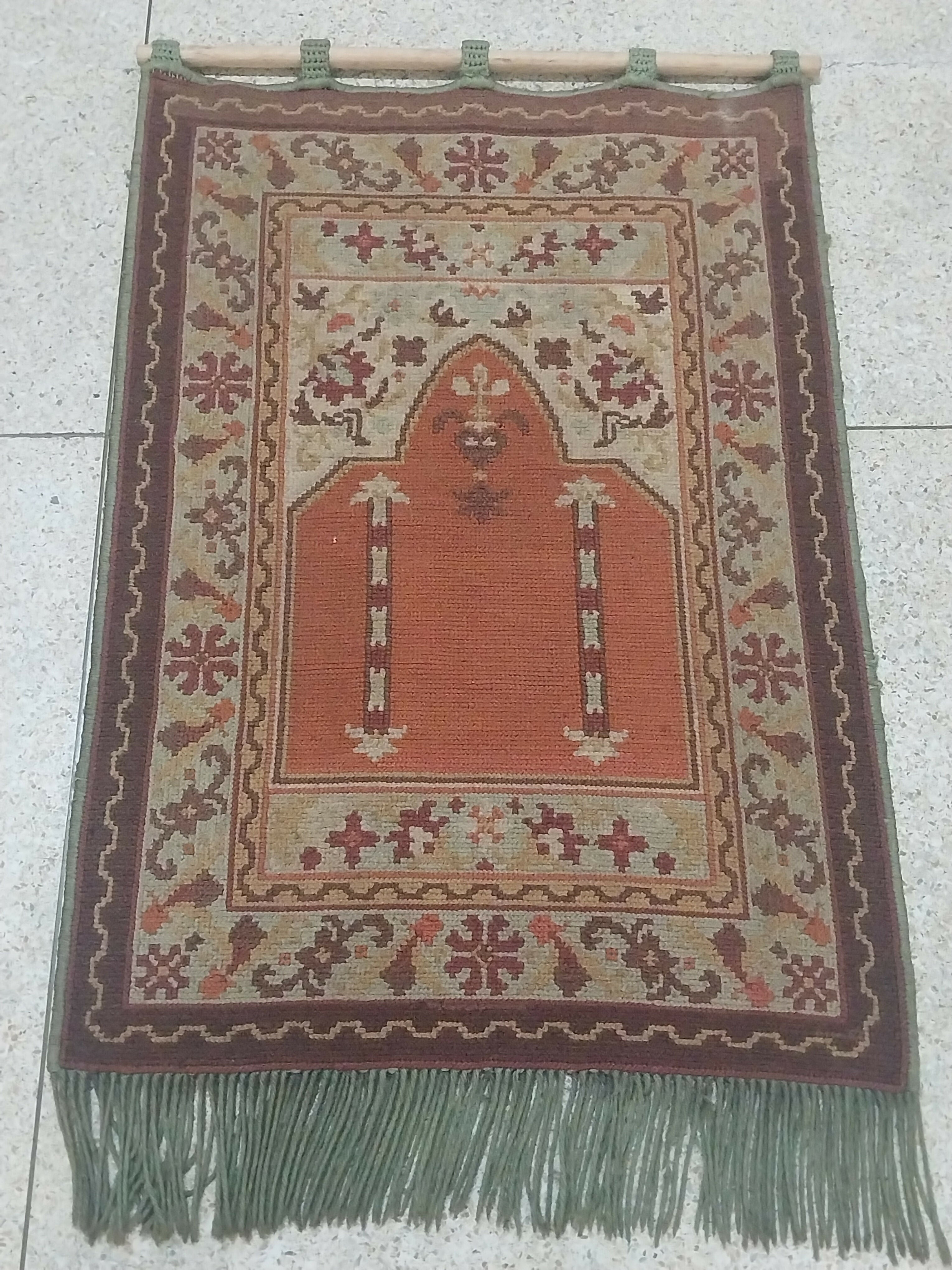 Tapeçaria de Parede Antiga em Ponto Cruz