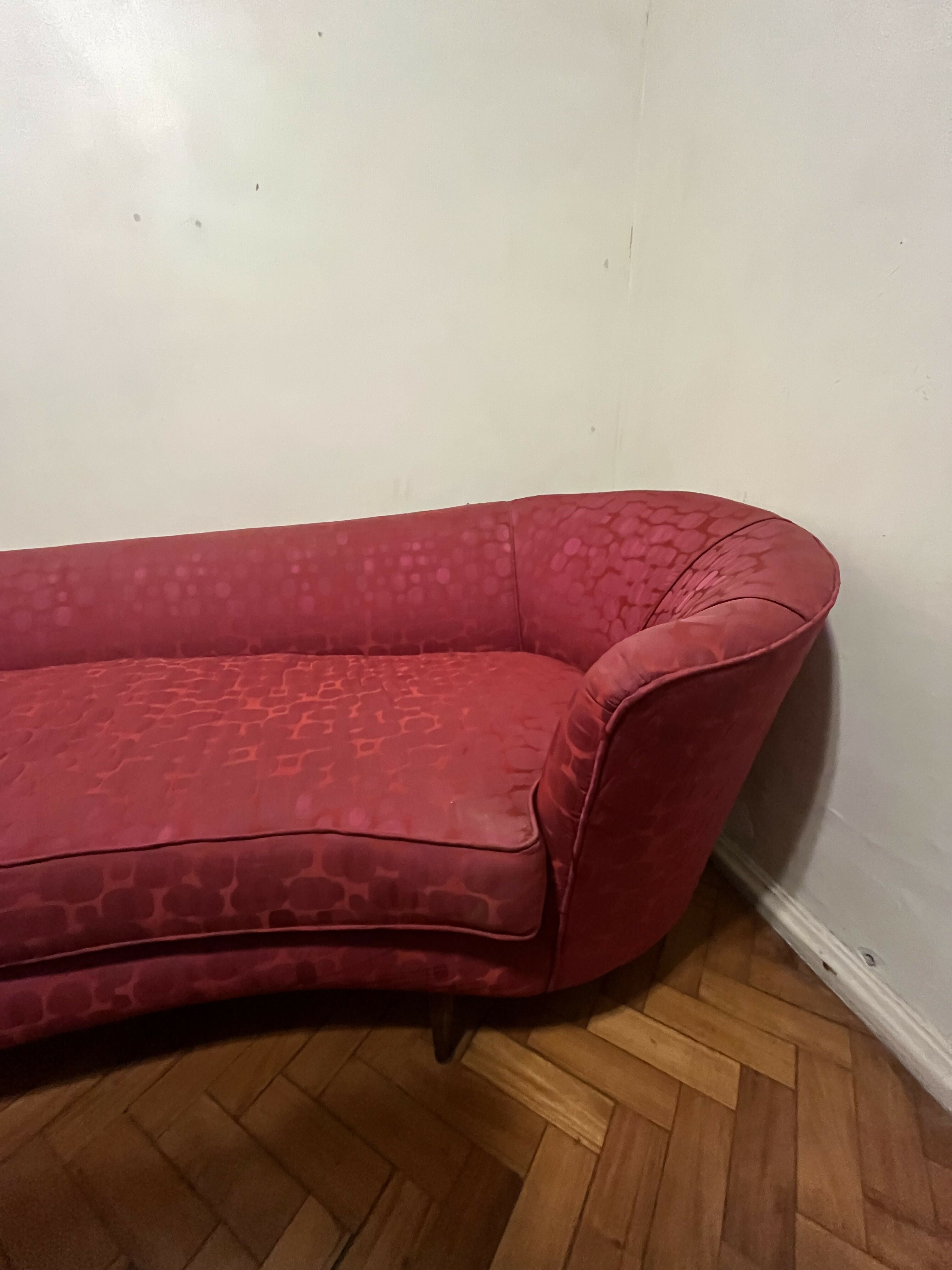 RECAMIER COR CEREJA (estilo divã de Freud