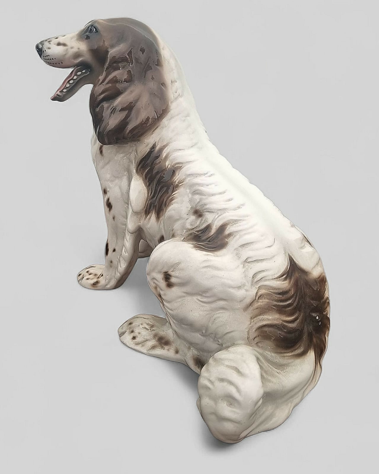 Escultura em grandes dimensões de cão ´´cocker``em cerâmica italiana do artista Giovanni Ronzan.