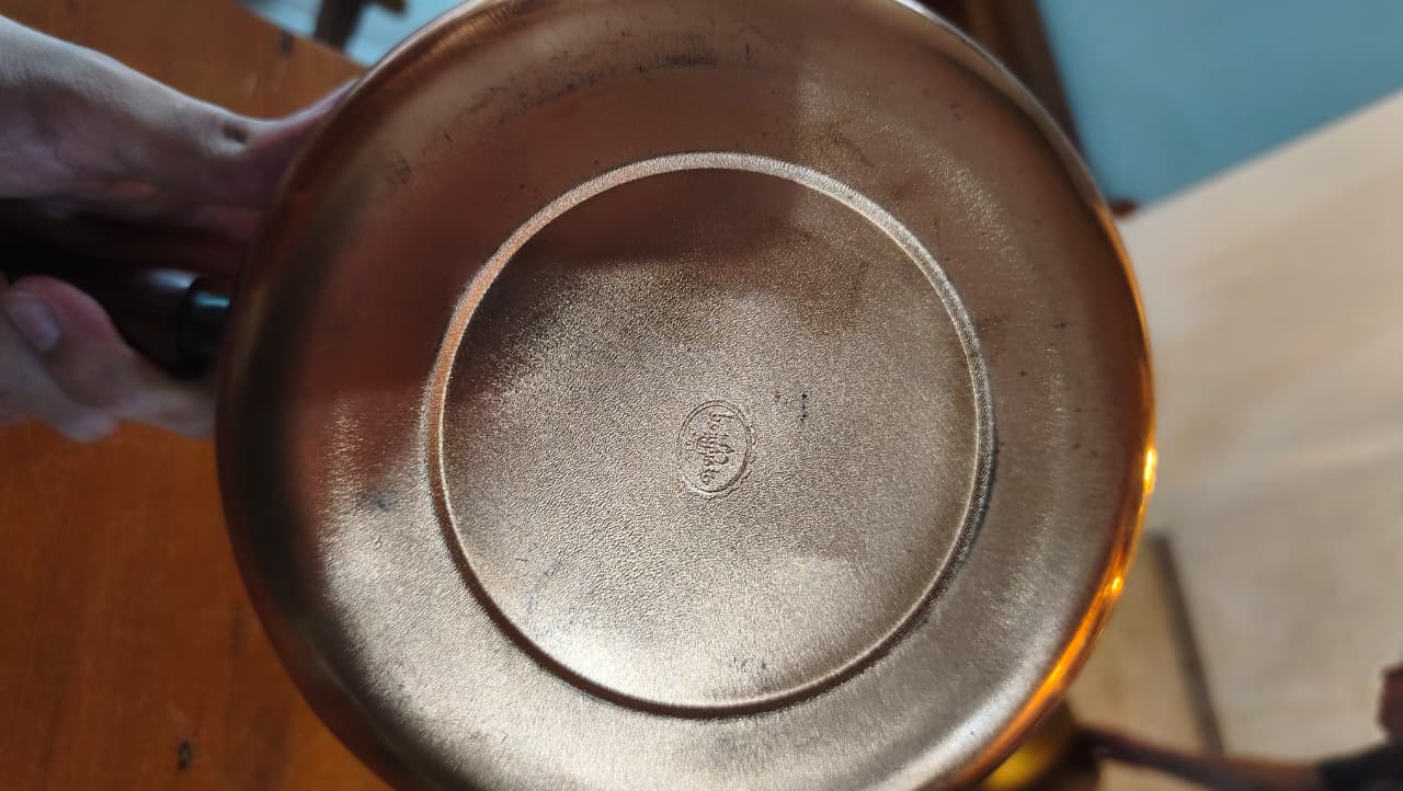 Panela Vintage Bongusto em Cobre com Tampa e Cabo de Madeira