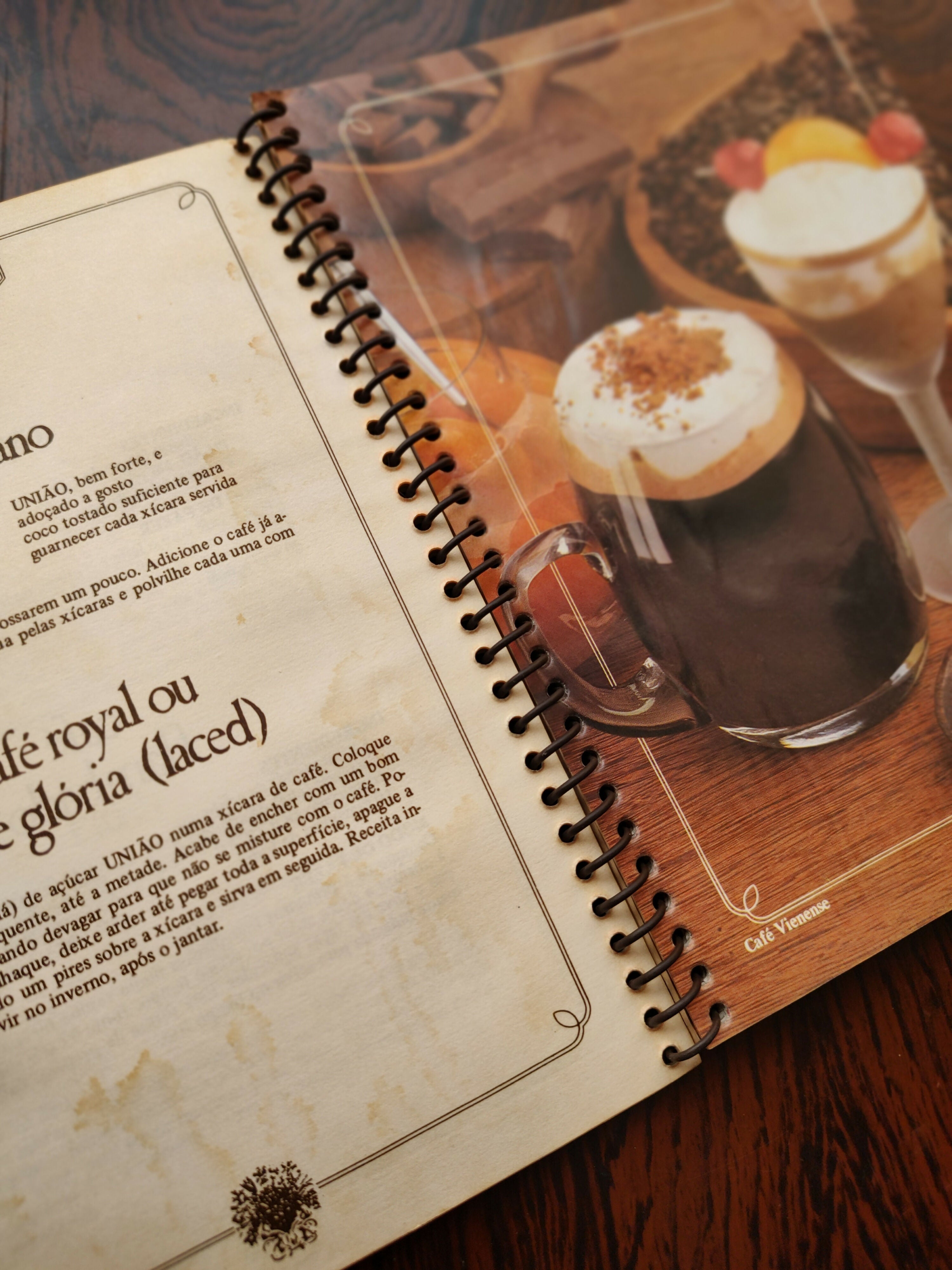 Livro Temático "Café - o sabor e o prazer" publicado pela União 1982