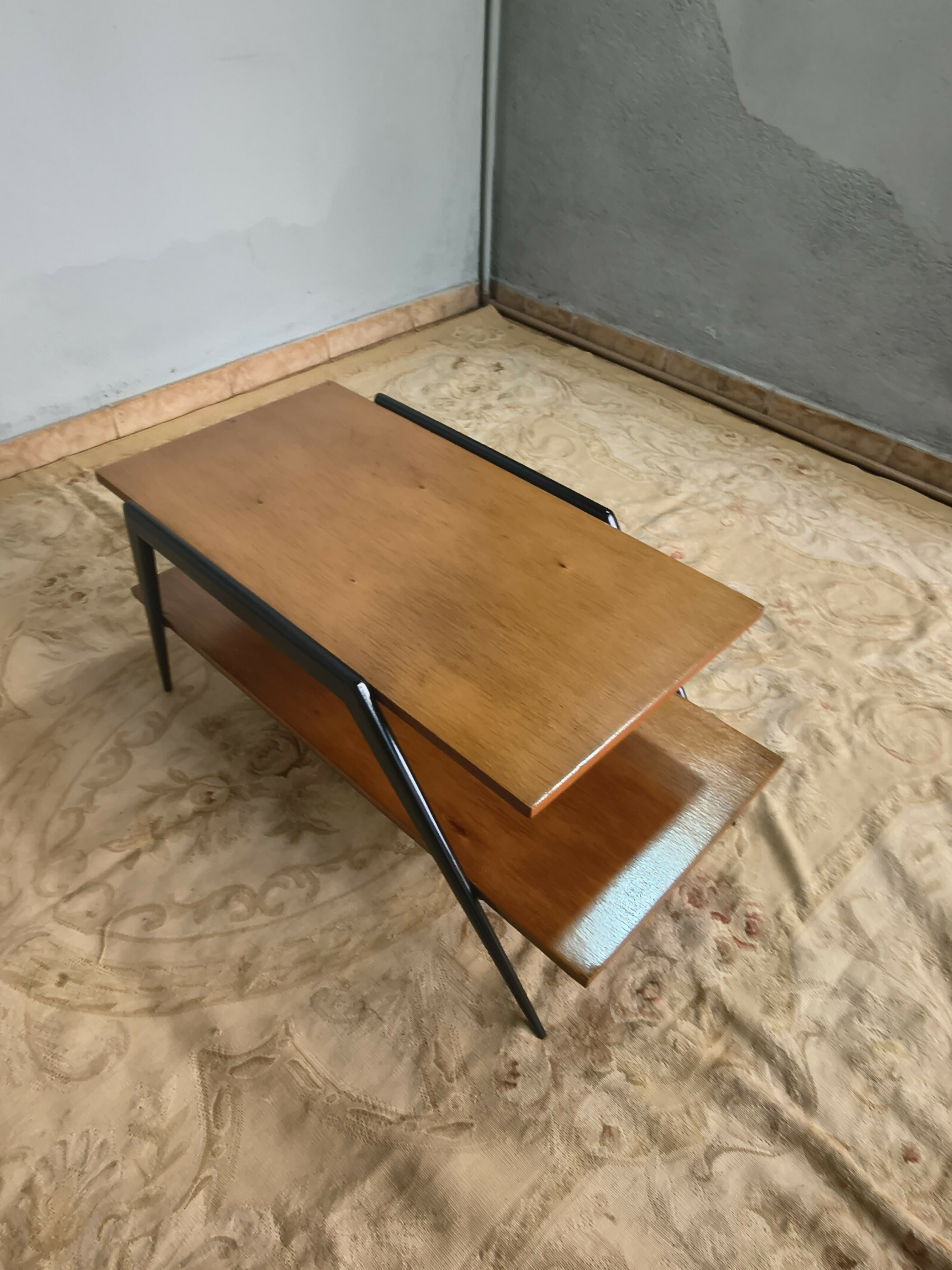 Mesinha design anos 60