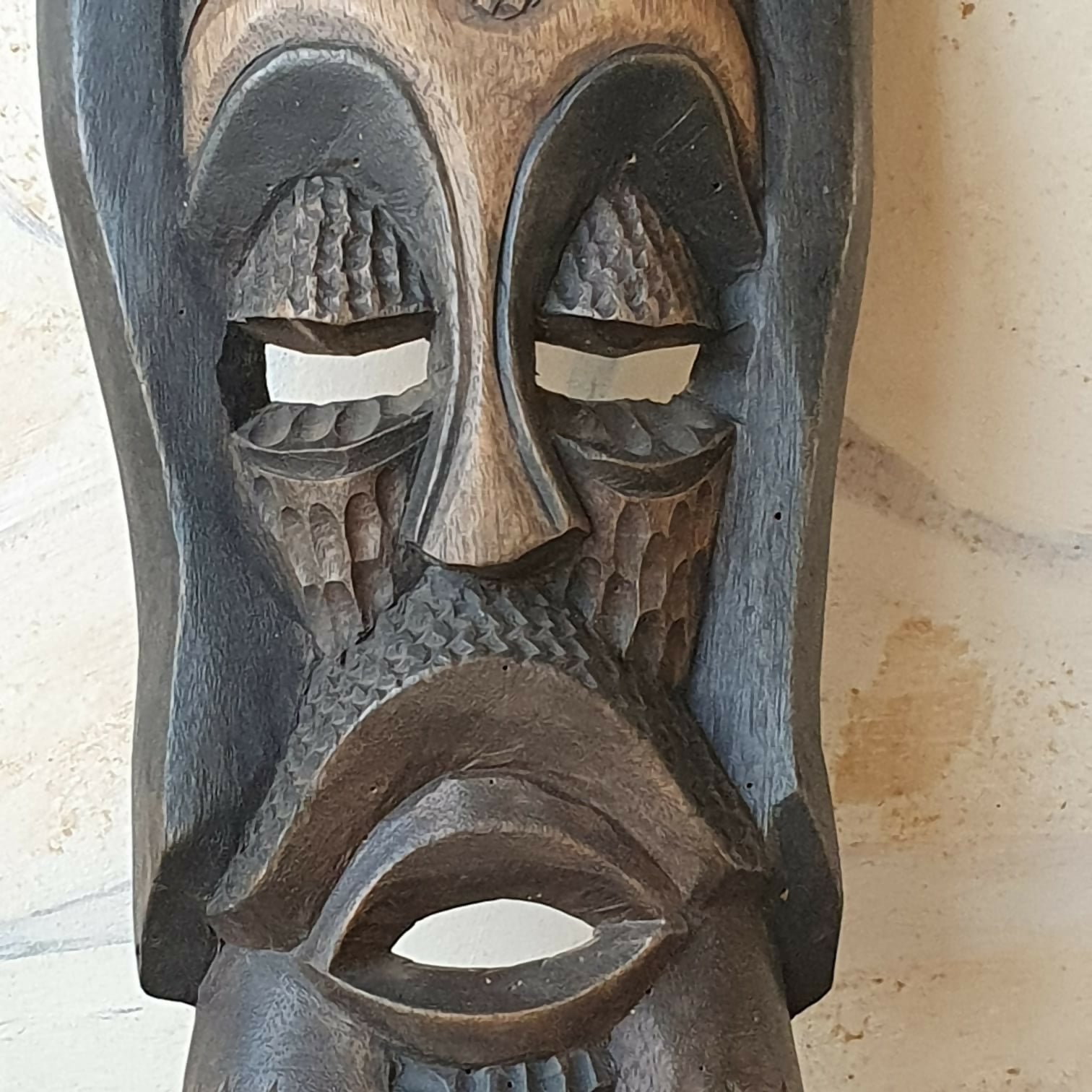Raríssima máscara étnica sul africana em madeira