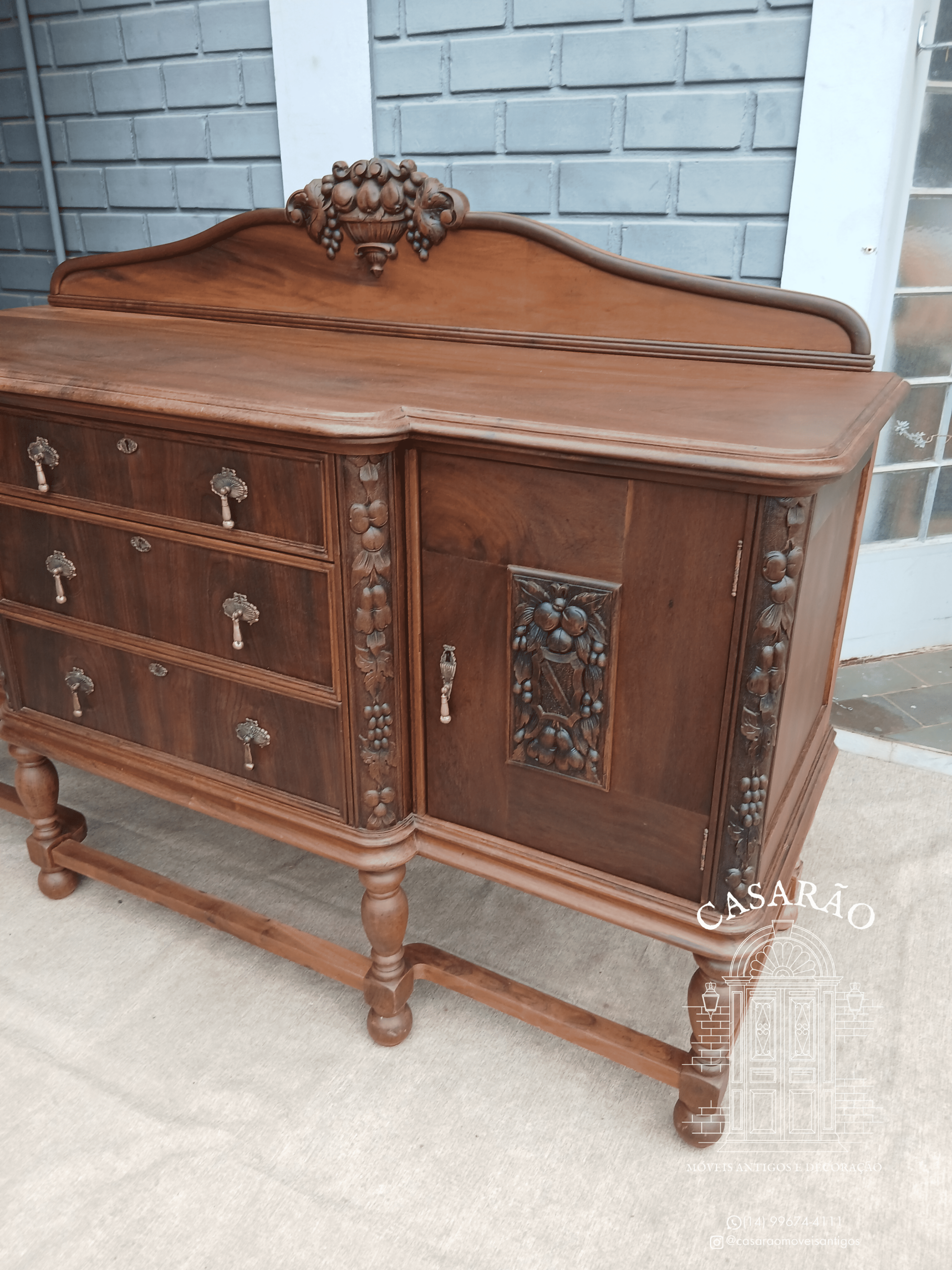 BUFFET BALCÃO ENTALHADO (3 GAVETAS E 2 PORTAS)