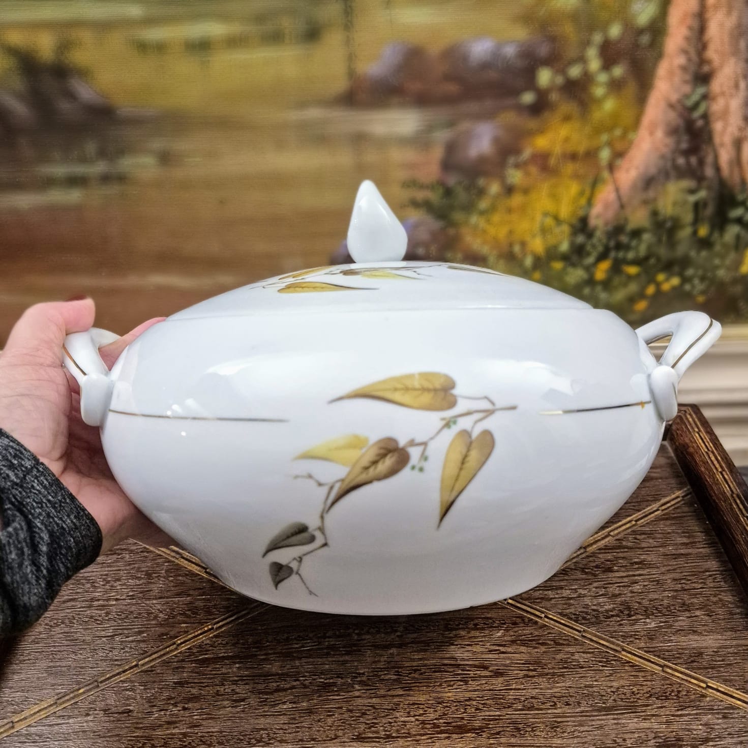 Sopeira em porcelana vintage,  anos 60, Schmidt. Uma graça,  perfeitinha até nas dourações!