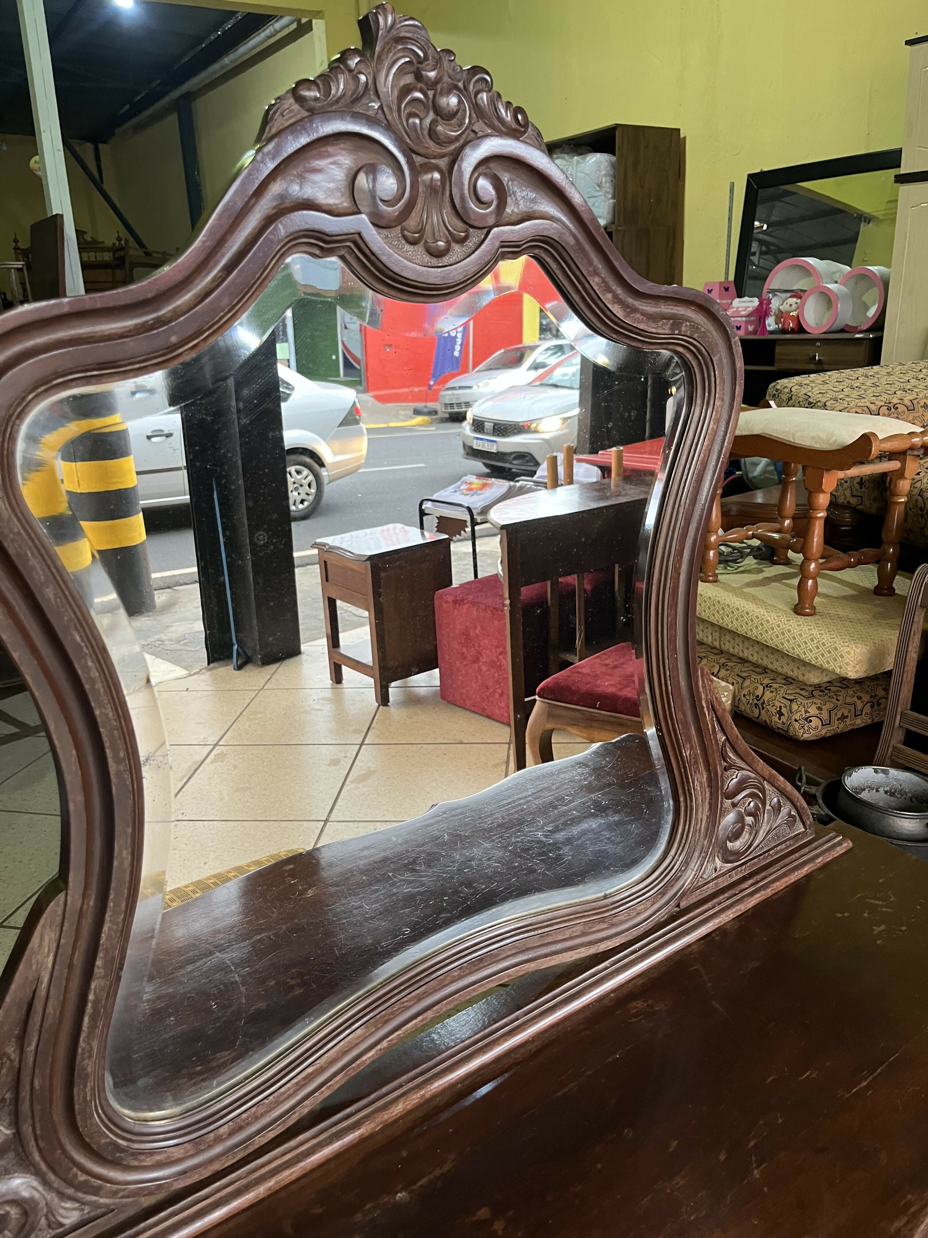 PENTEADEIRA COM BANQUETA LUÍS XV (ESPELHO BISOTÊ)